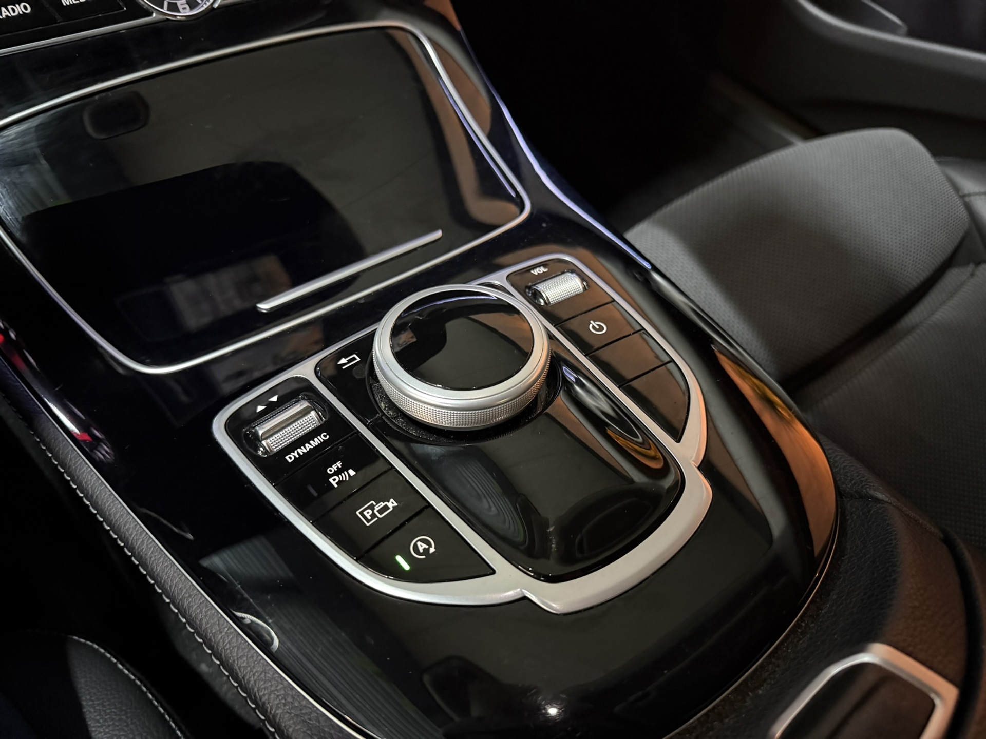 Foto van Mercedes-Benz E 200