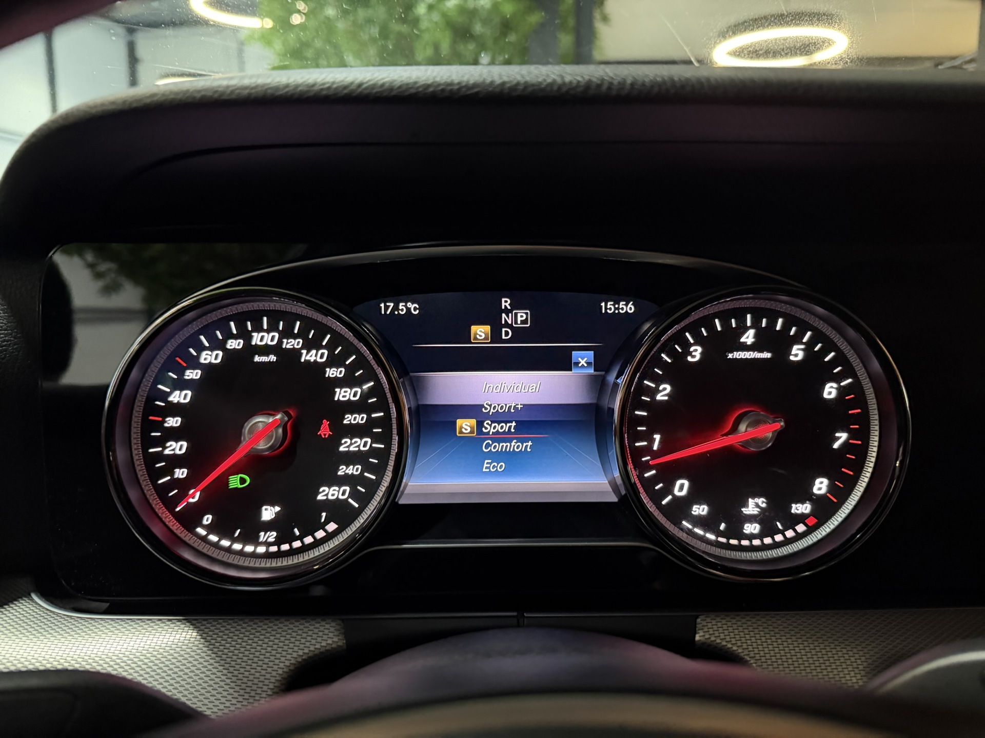 Foto van Mercedes-Benz E 200