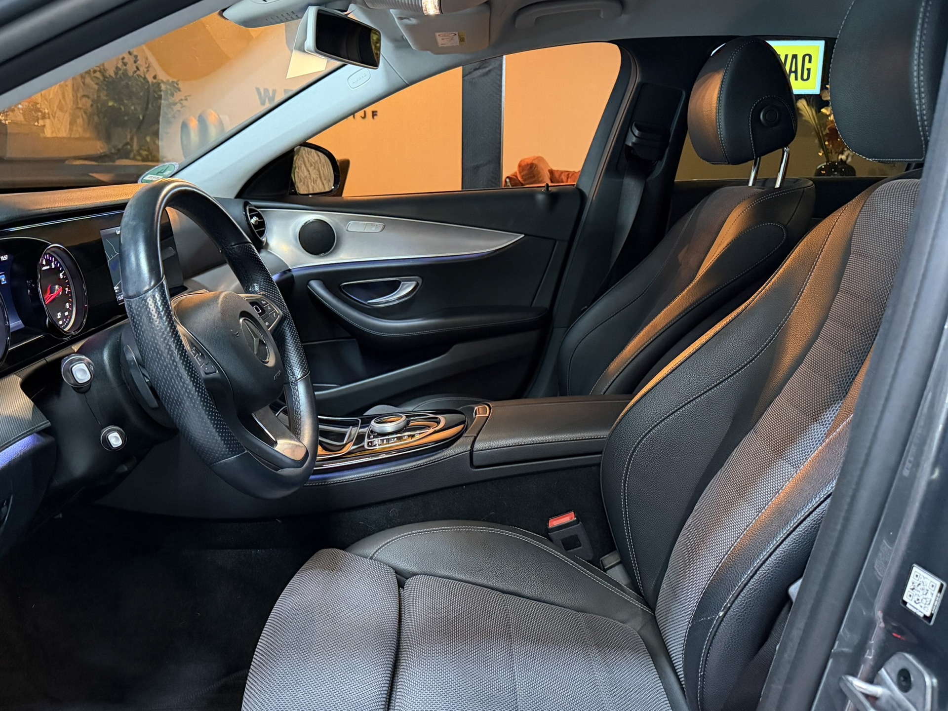Foto van Mercedes-Benz E 200