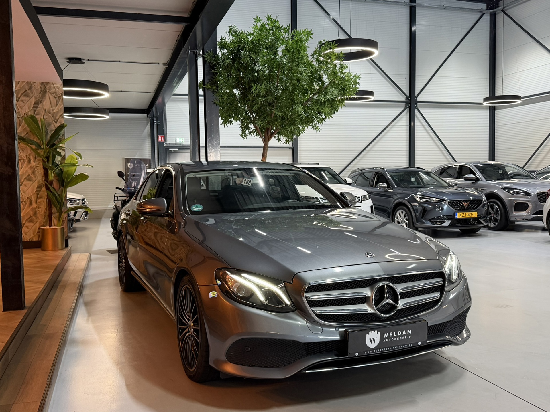 Foto van Mercedes-Benz E 200