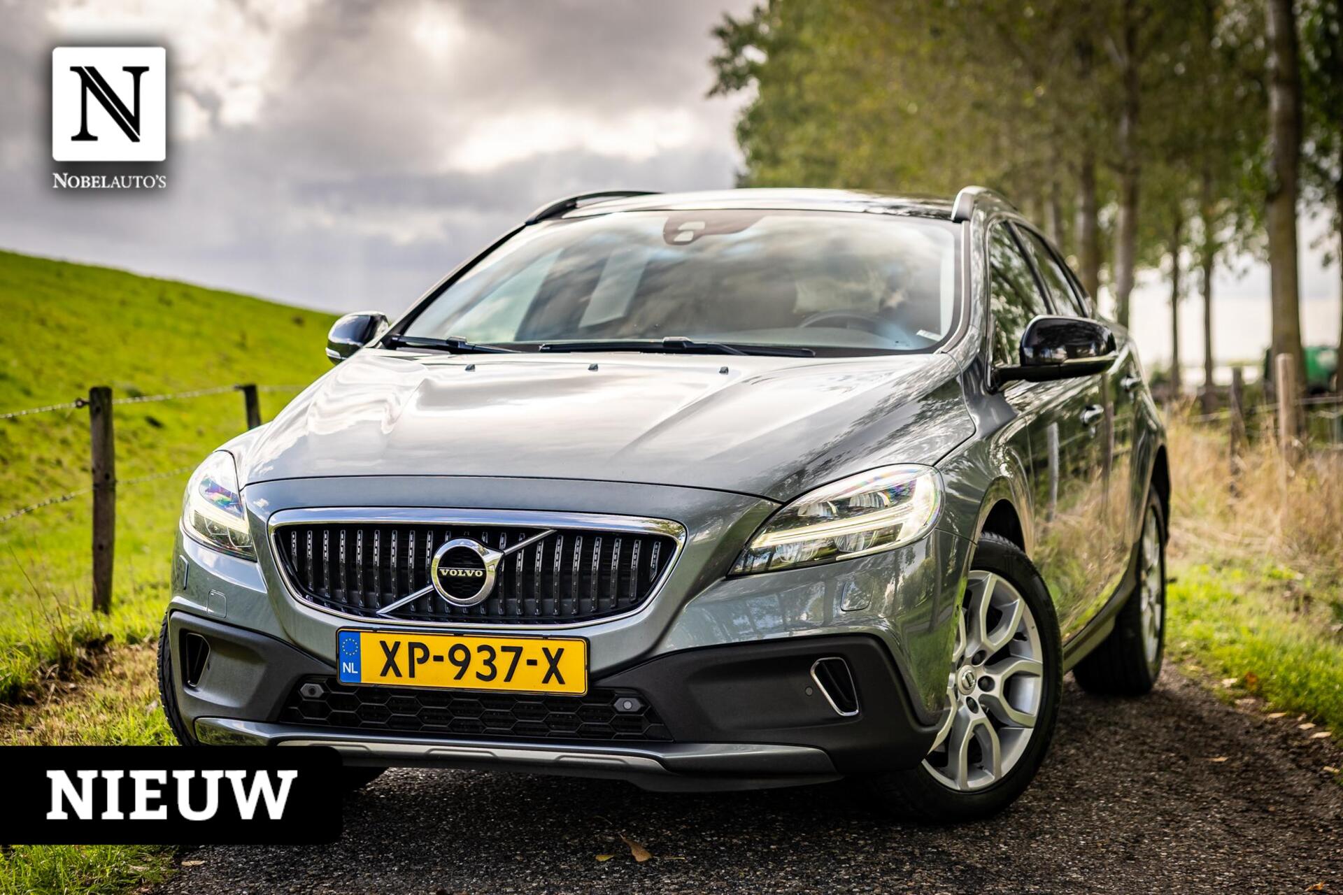 Volvo V40 Cross Country 1.5 T3 Polar+ Luxury|Dealeronderhoud 2019 - voorkant