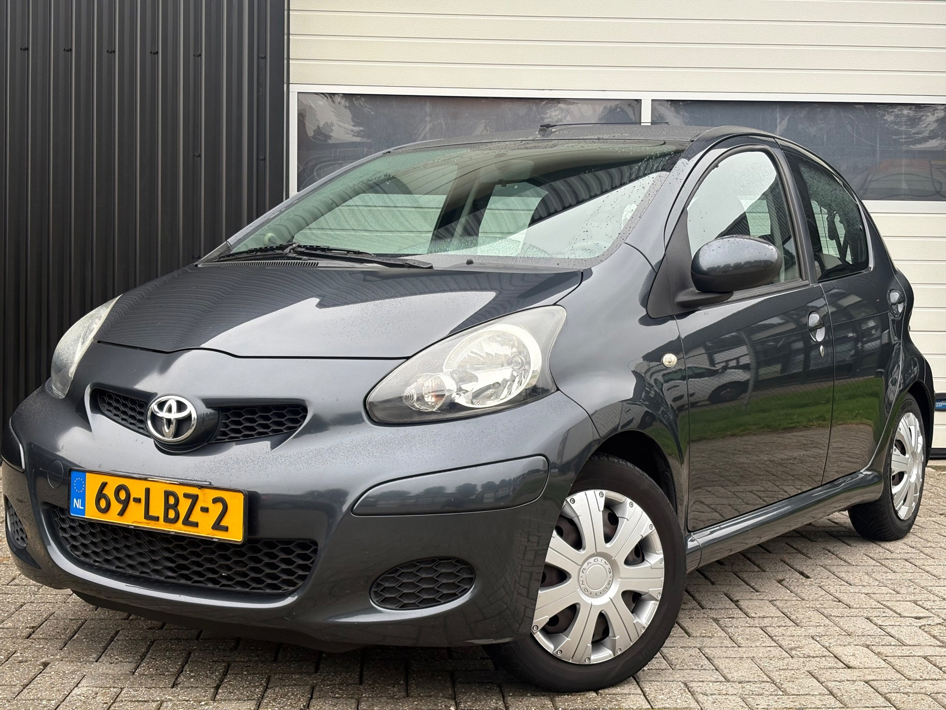 Toyota Toyota Aygo 1.0-12V Comfort 2010 - voorkant