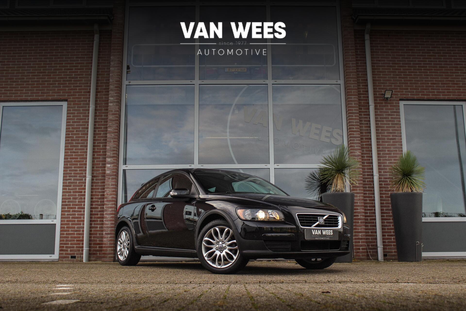 Volvo C30 1.6 Momentum | 2e eigenaar | Origineel Nederlands | Airco | Boordcomputer | 101 pk | Stuurwiel leer | Radio | 16 inch | Dakspoiler | Origineel 2008 - voorkant