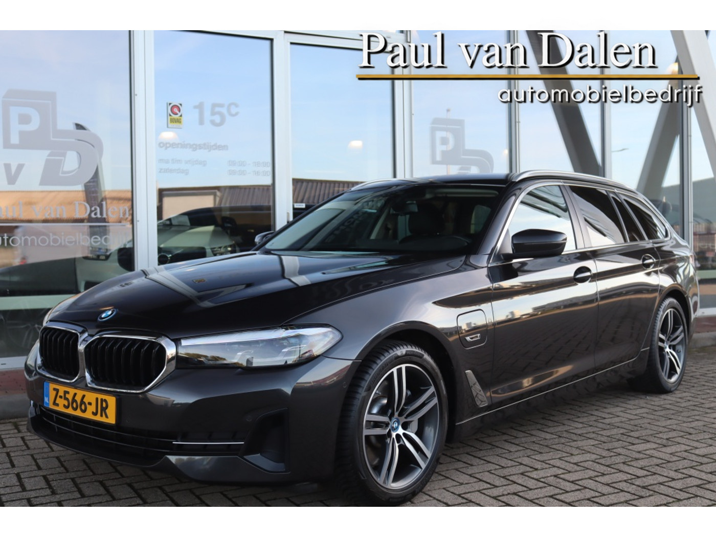 BMW 530e 530e 292PK Business Edition | Leer | Camera | Live Cockpit | Clima | Stoel/stuurverwarming | Sfeerverlichting | Trekhaak | 2023 - voorkant