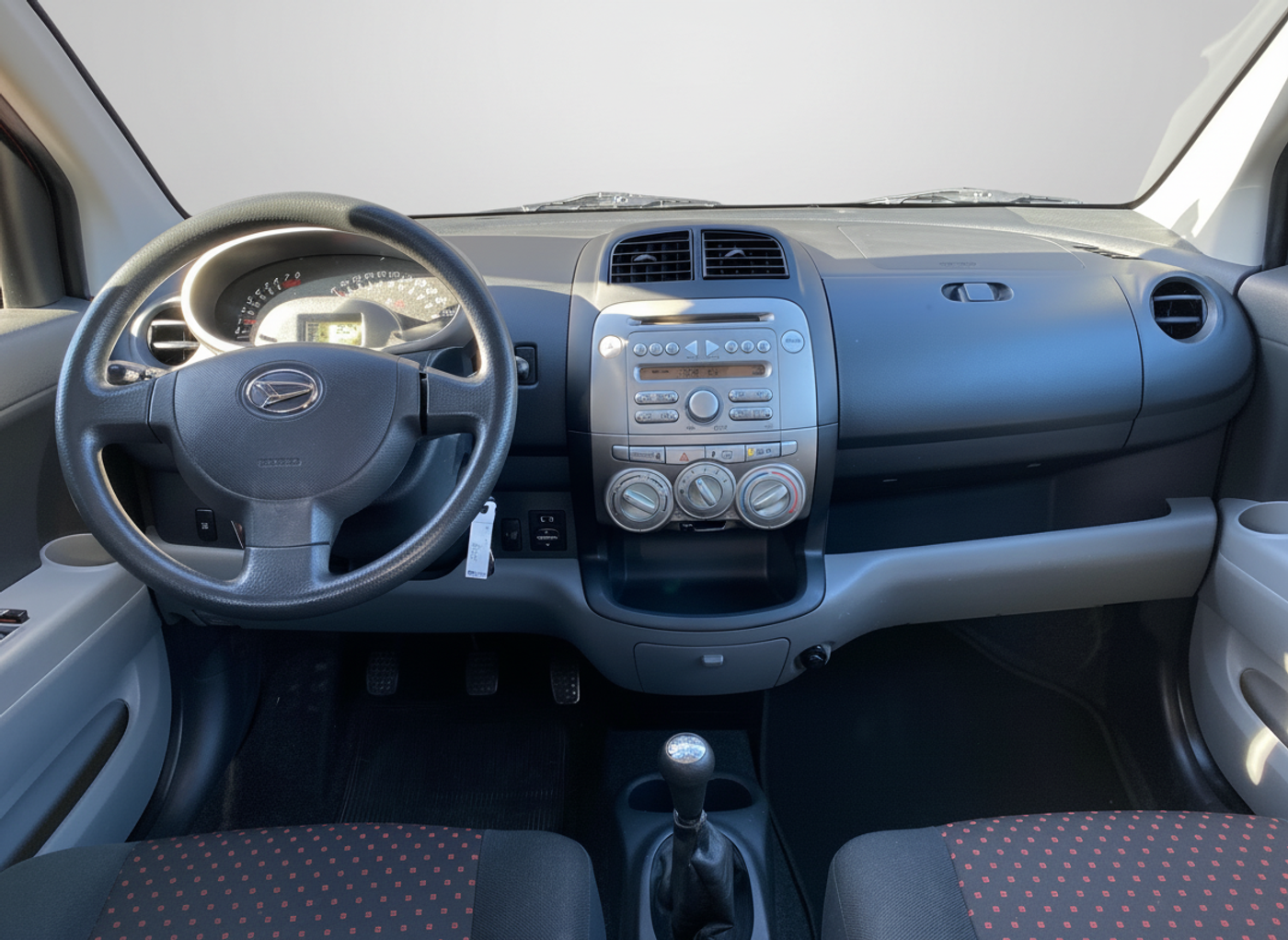 Foto van Daihatsu Sirion 2