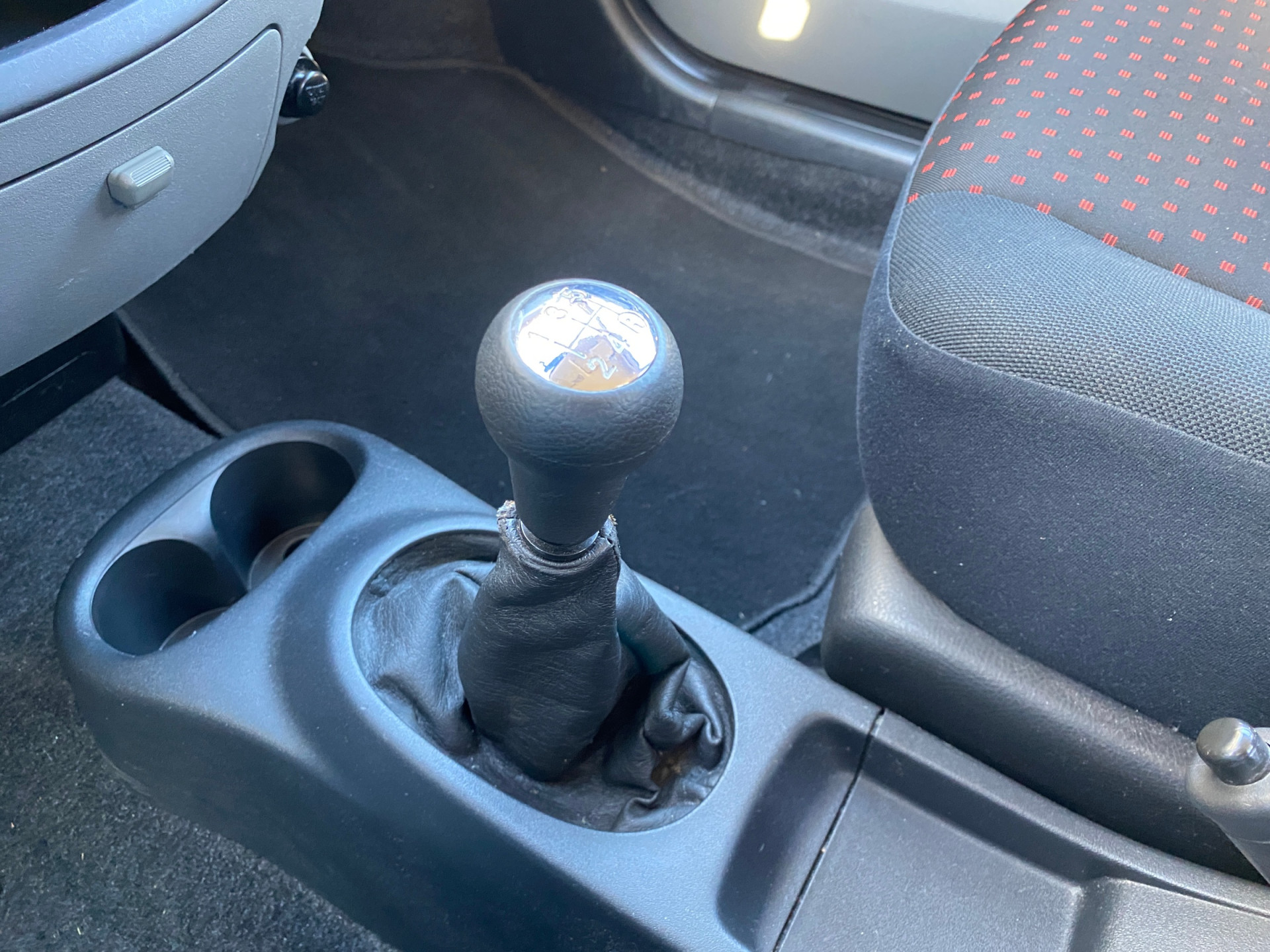 Foto van Daihatsu Sirion 2