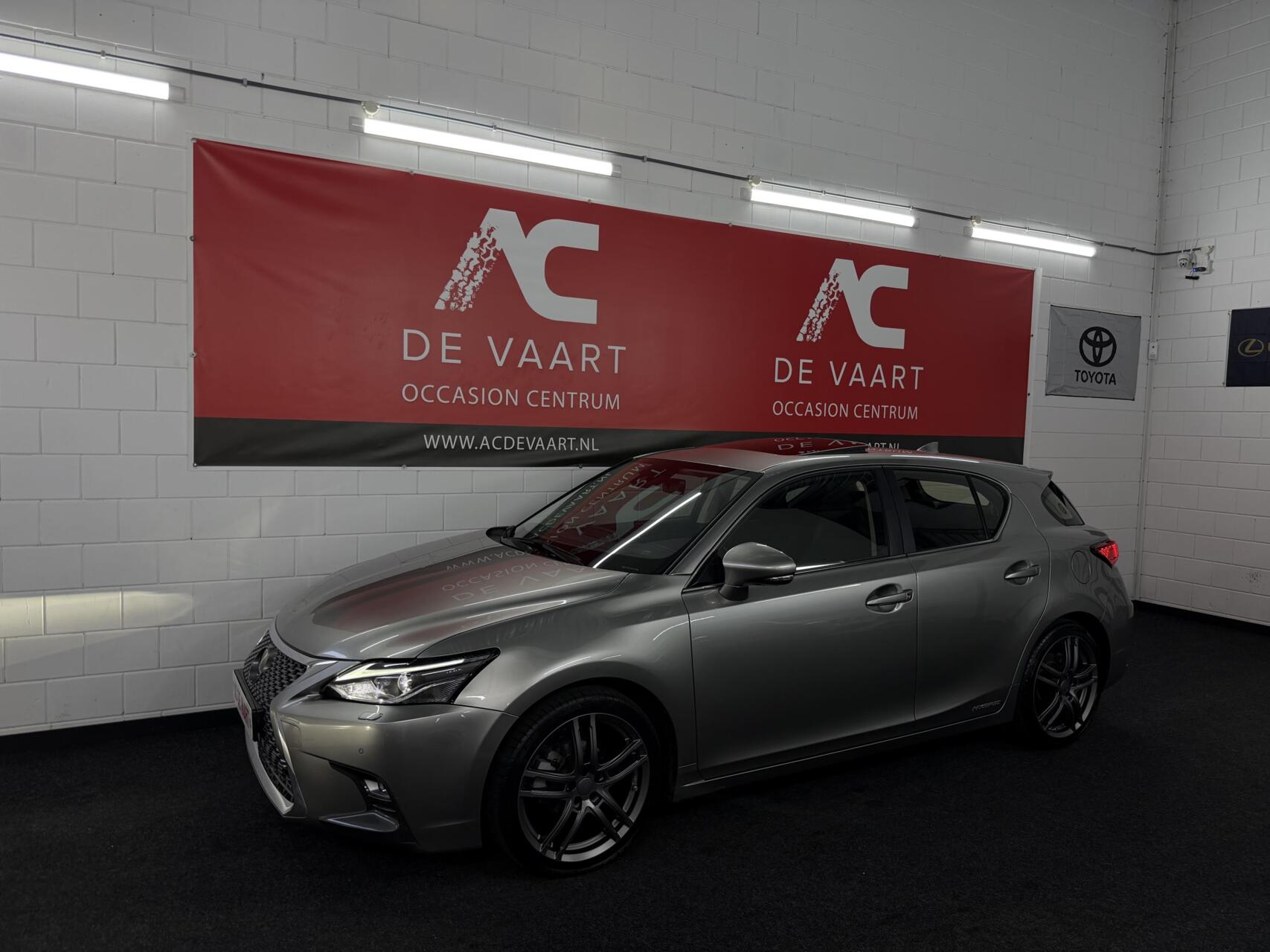 Lexus Lexus Ct200h 200h Business Line Pro - NAVI/LED/OPENDAK/CAM/NAP 2020 - voorkant