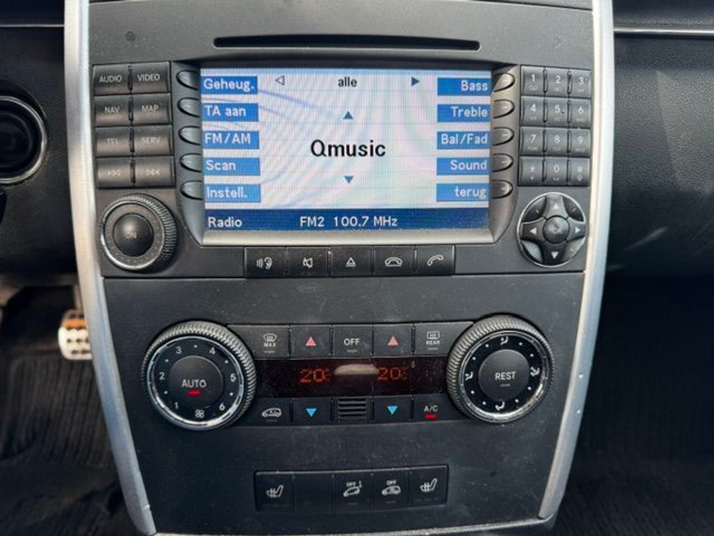 Foto van Mercedes-Benz B 200