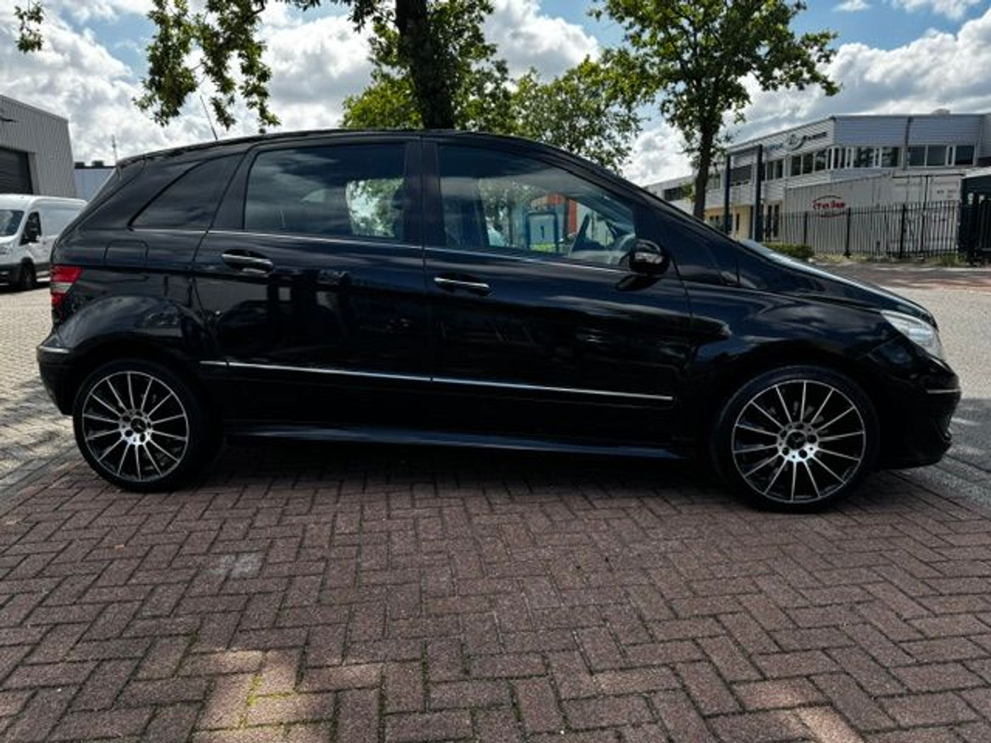 Foto van Mercedes-Benz B 200