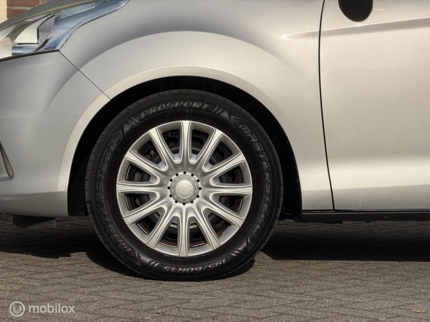 Foto van Ford B-max