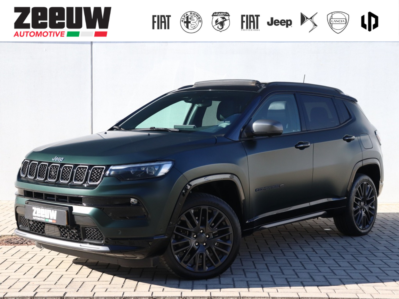 Jeep Compass 4xe 240 PK Hybrid 80th Anniversary | Schuifdak | LED | 360cam | 2021 - voorkant