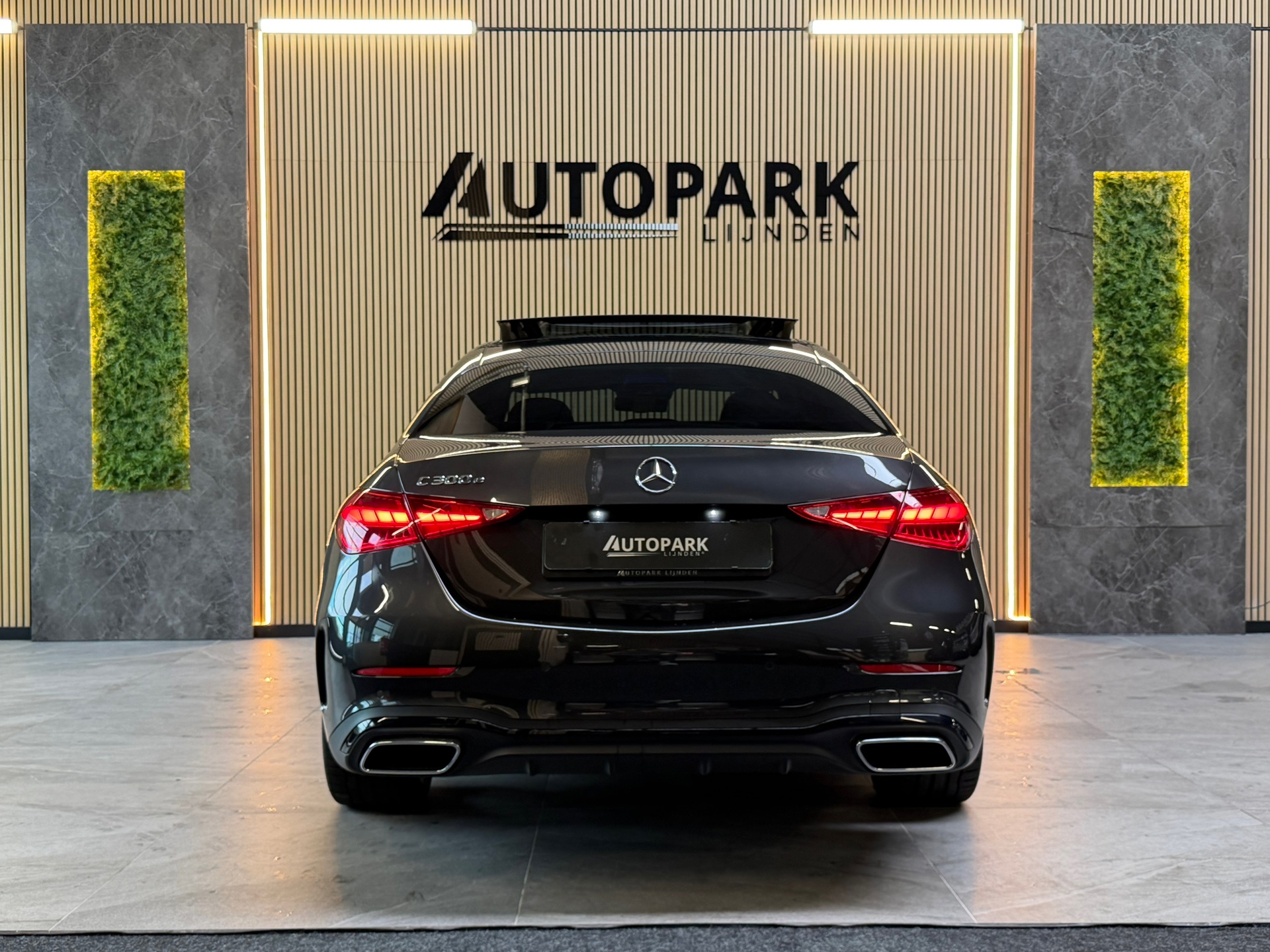 Foto van Mercedes-Benz C 300 E