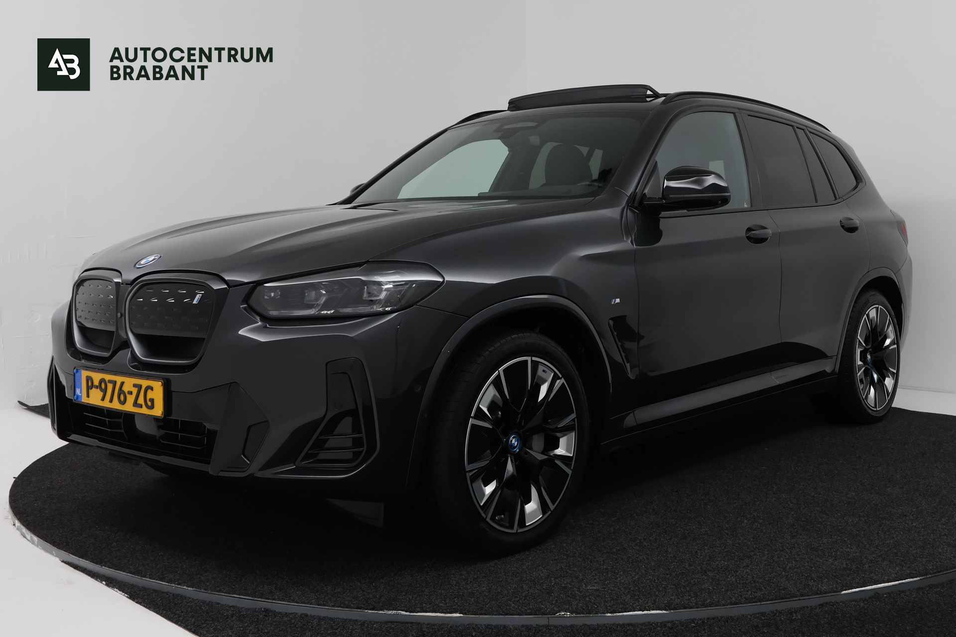 BMW Ix3 High Executive 80 kWh (SOH 98%, PANORAMADAK, TREKHAAK, CRUISE CONTROL ADAPTIEF, CAMERA, STOELVERWARMING) 2022 - voorkant