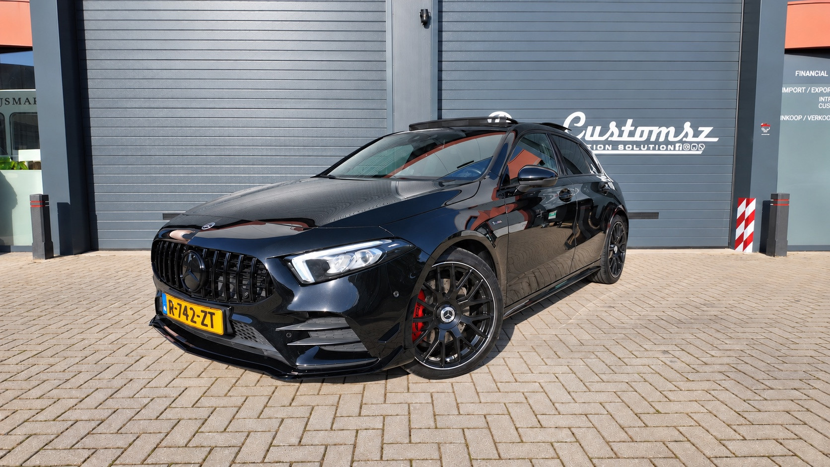 Mercedes-Benz A 250 E 250 e Business Solution AMG - Pano - Burmester - CarPlay - Dealer Onderhouden 2020 - voorkant