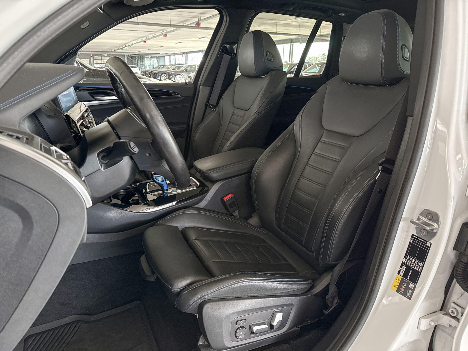 Foto van BMW Ix3