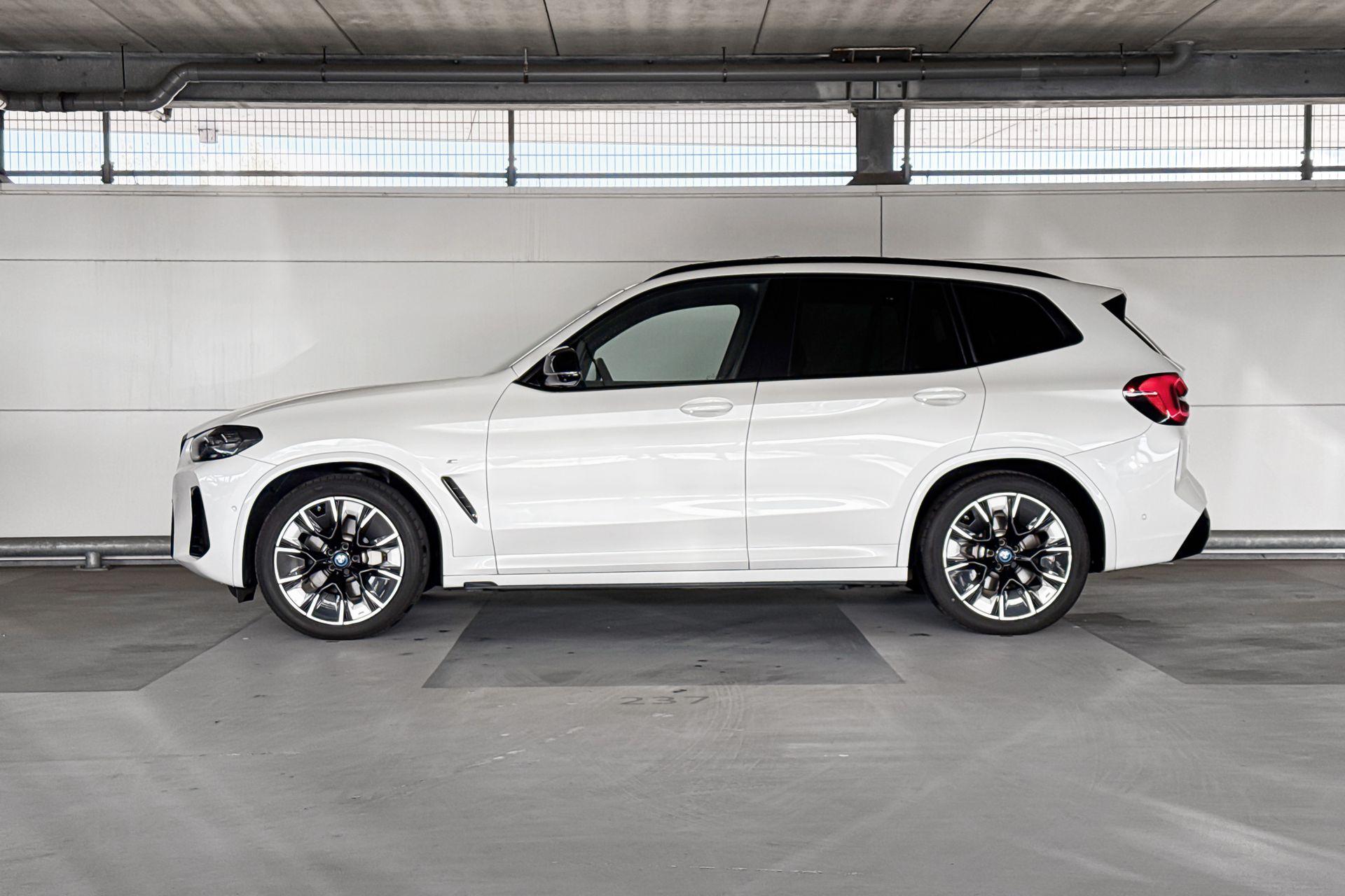 Foto van BMW Ix3