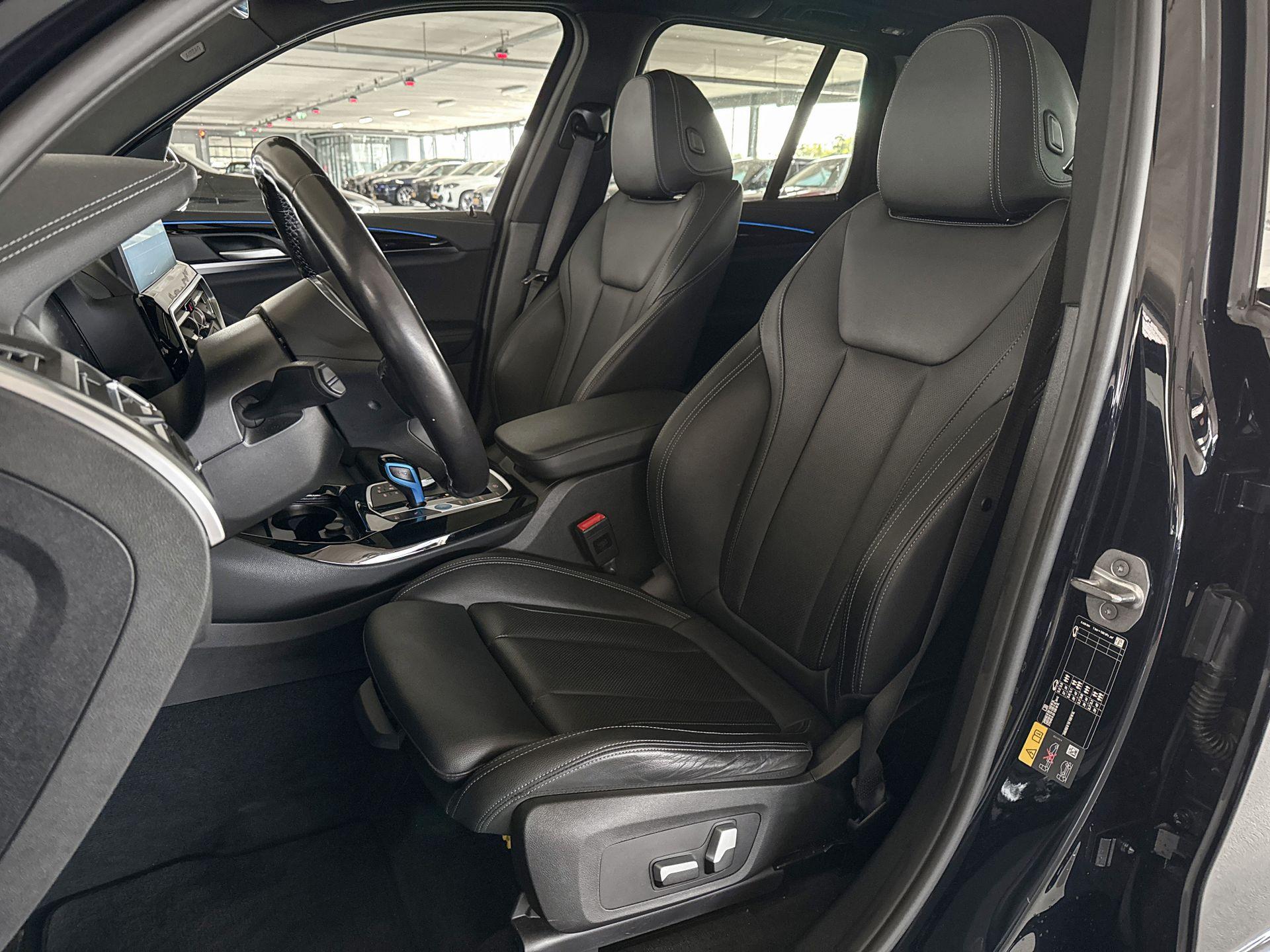 Foto van BMW Ix3