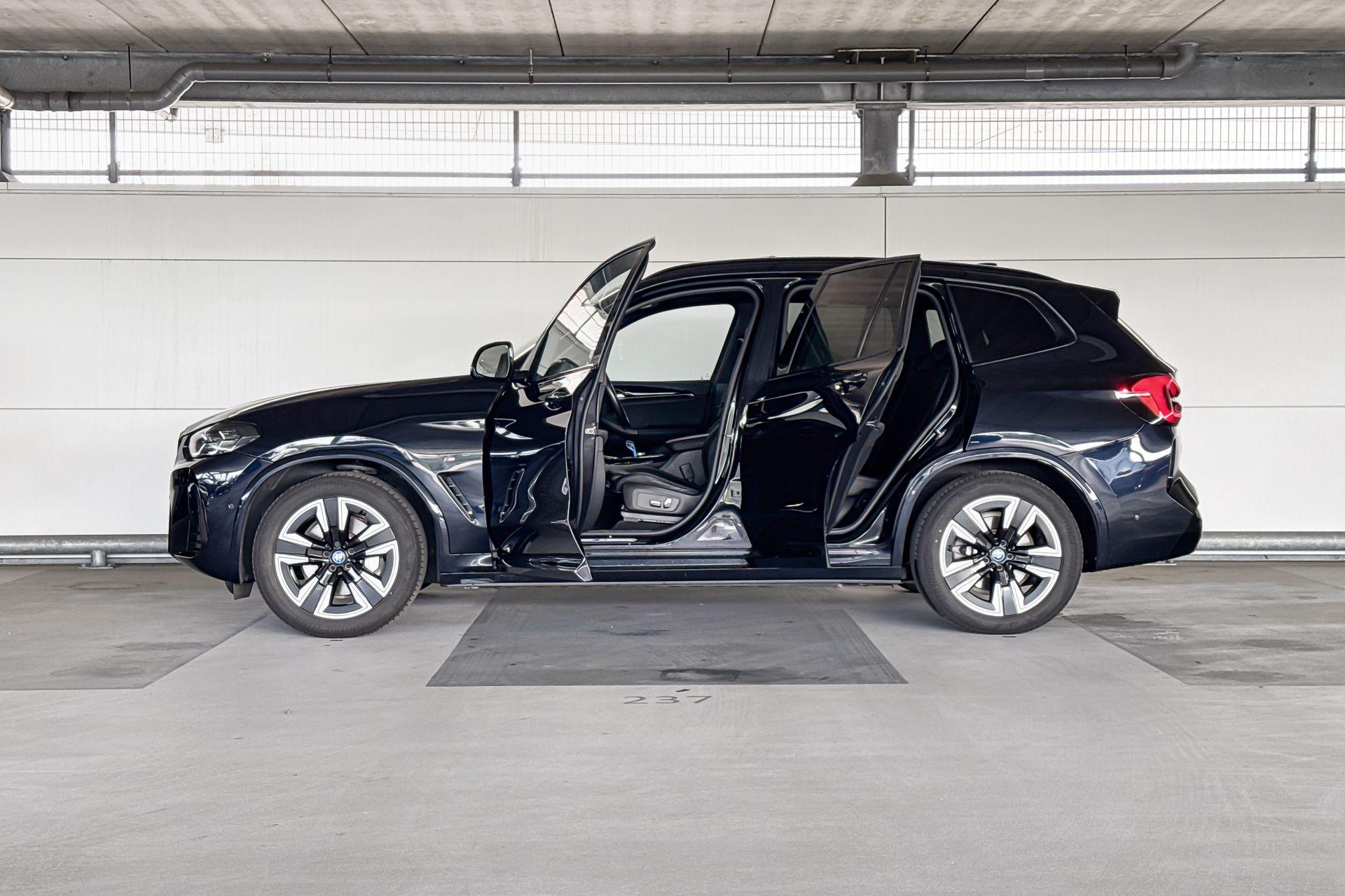 Foto van BMW Ix3