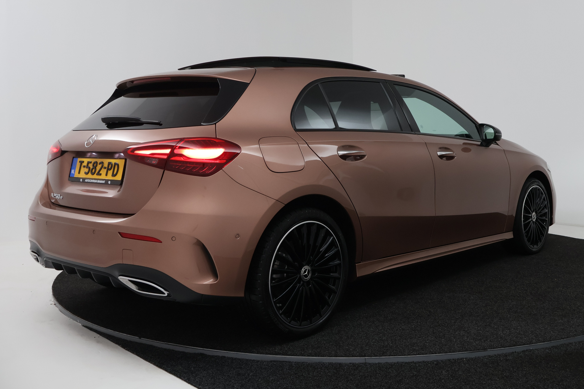Foto van Mercedes-Benz A 250 E