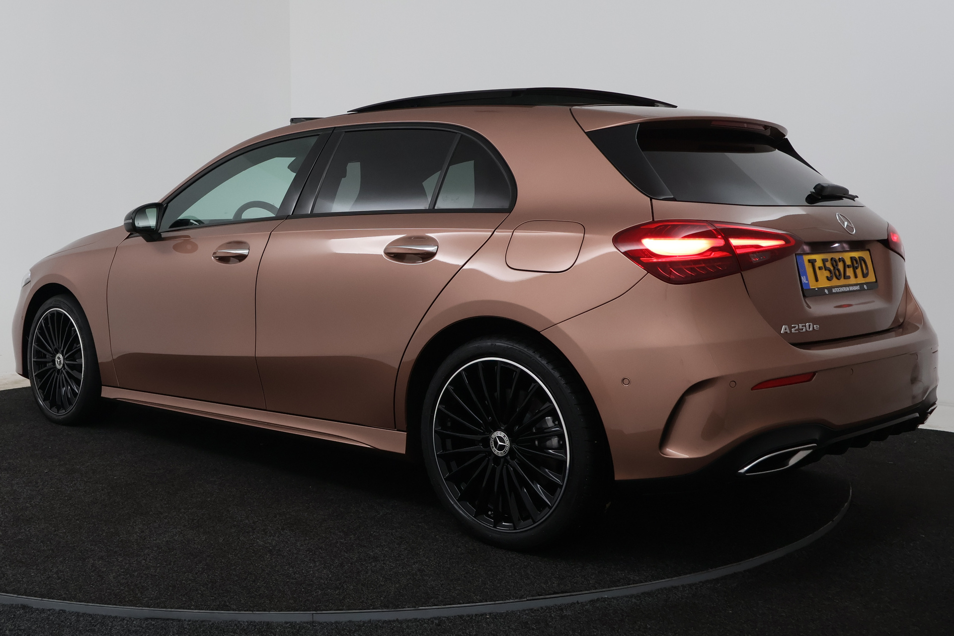 Foto van Mercedes-Benz A 250 E
