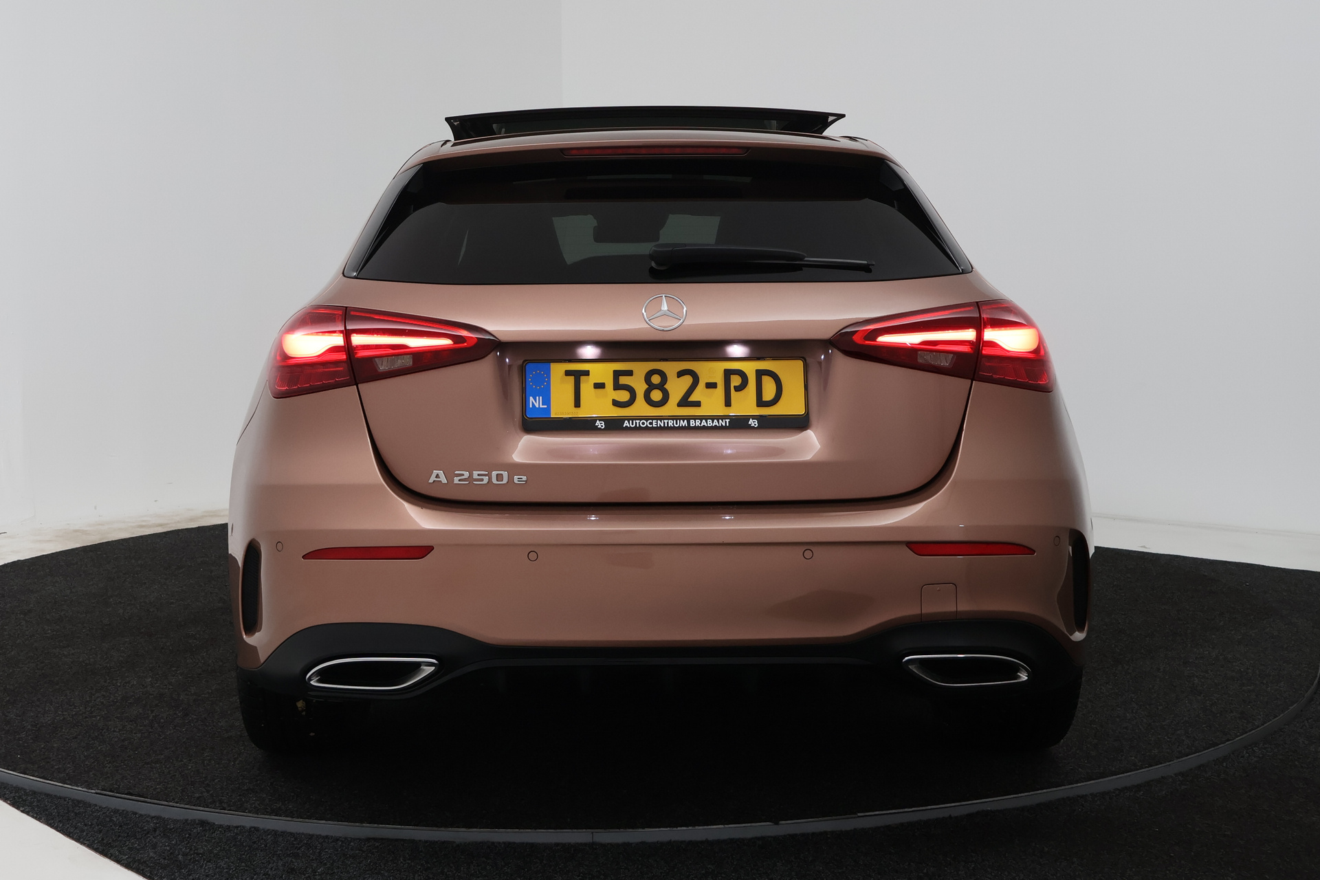 Foto van Mercedes-Benz A 250 E