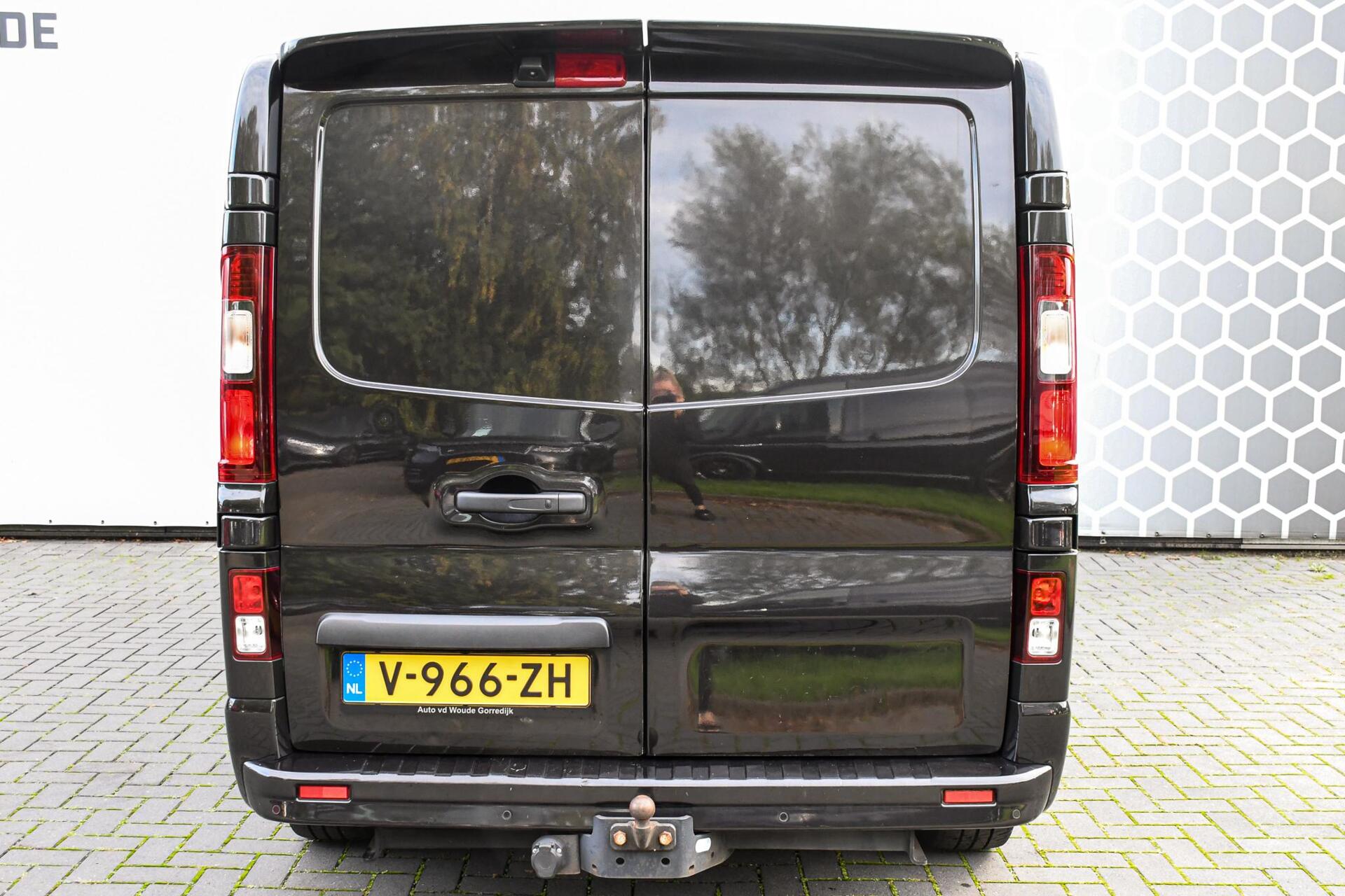 Foto van Opel Vivaro-b