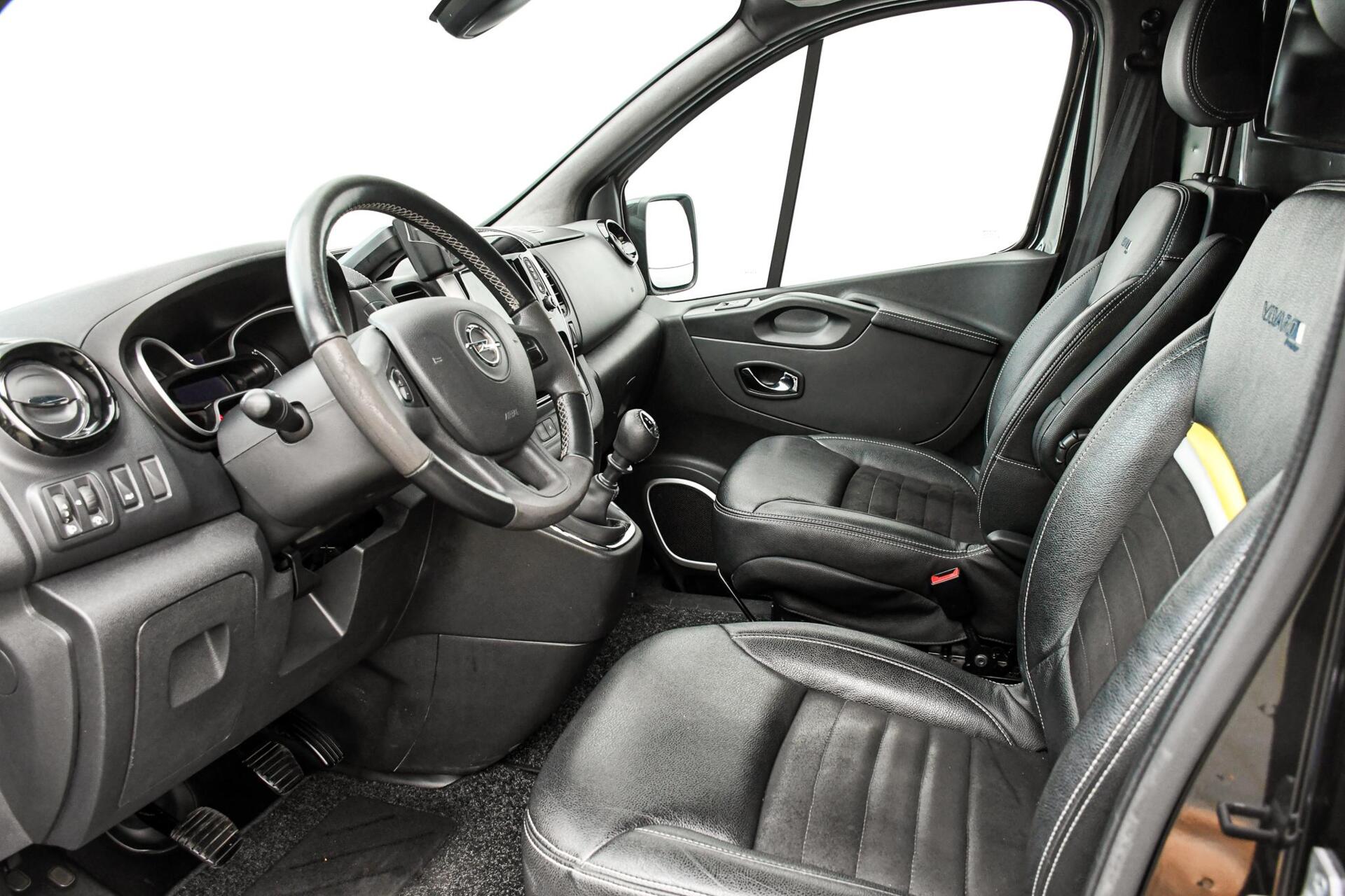 Foto van Opel Vivaro-b