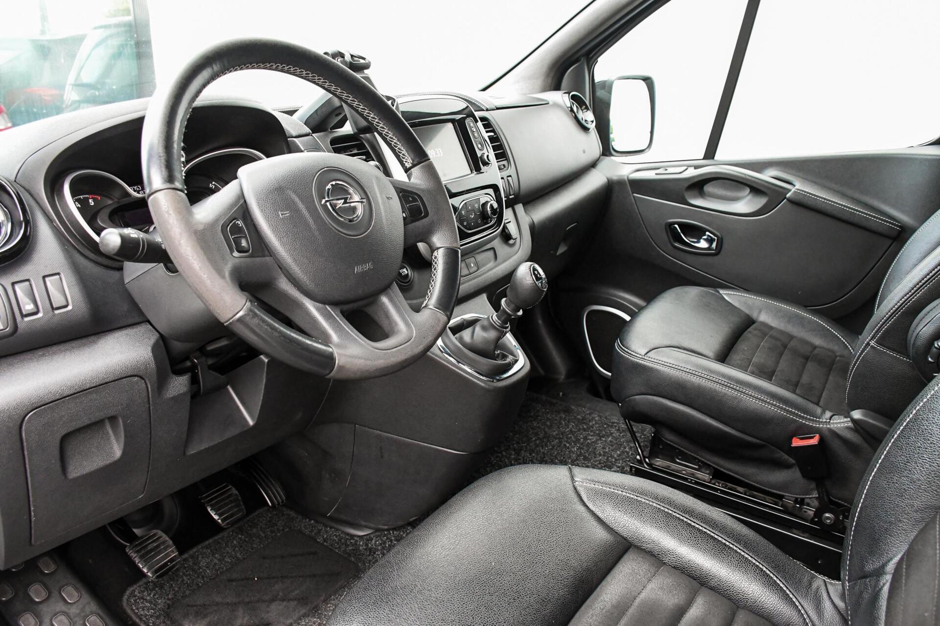Foto van Opel Vivaro-b