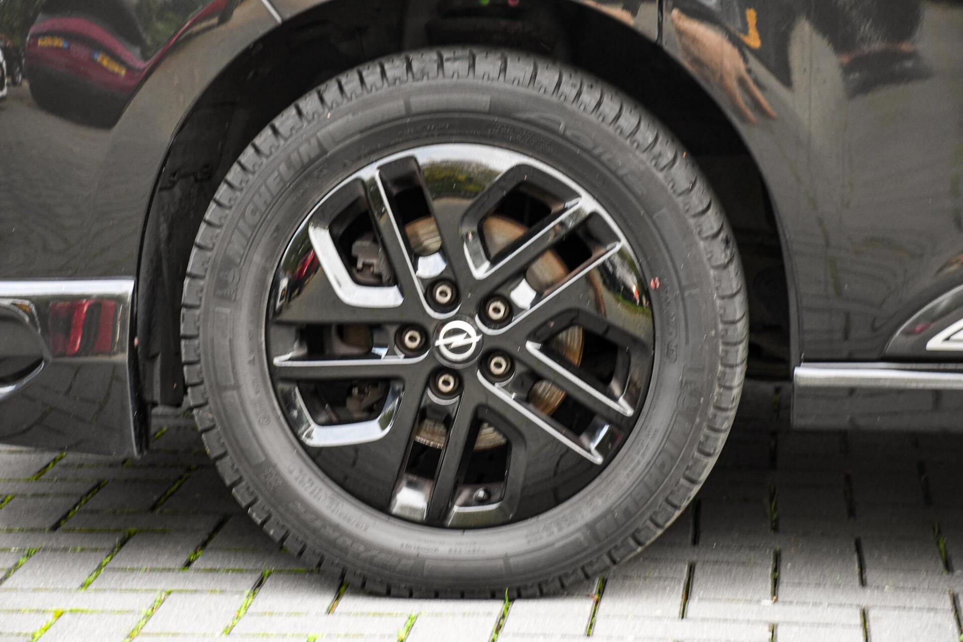 Foto van Opel Vivaro-b