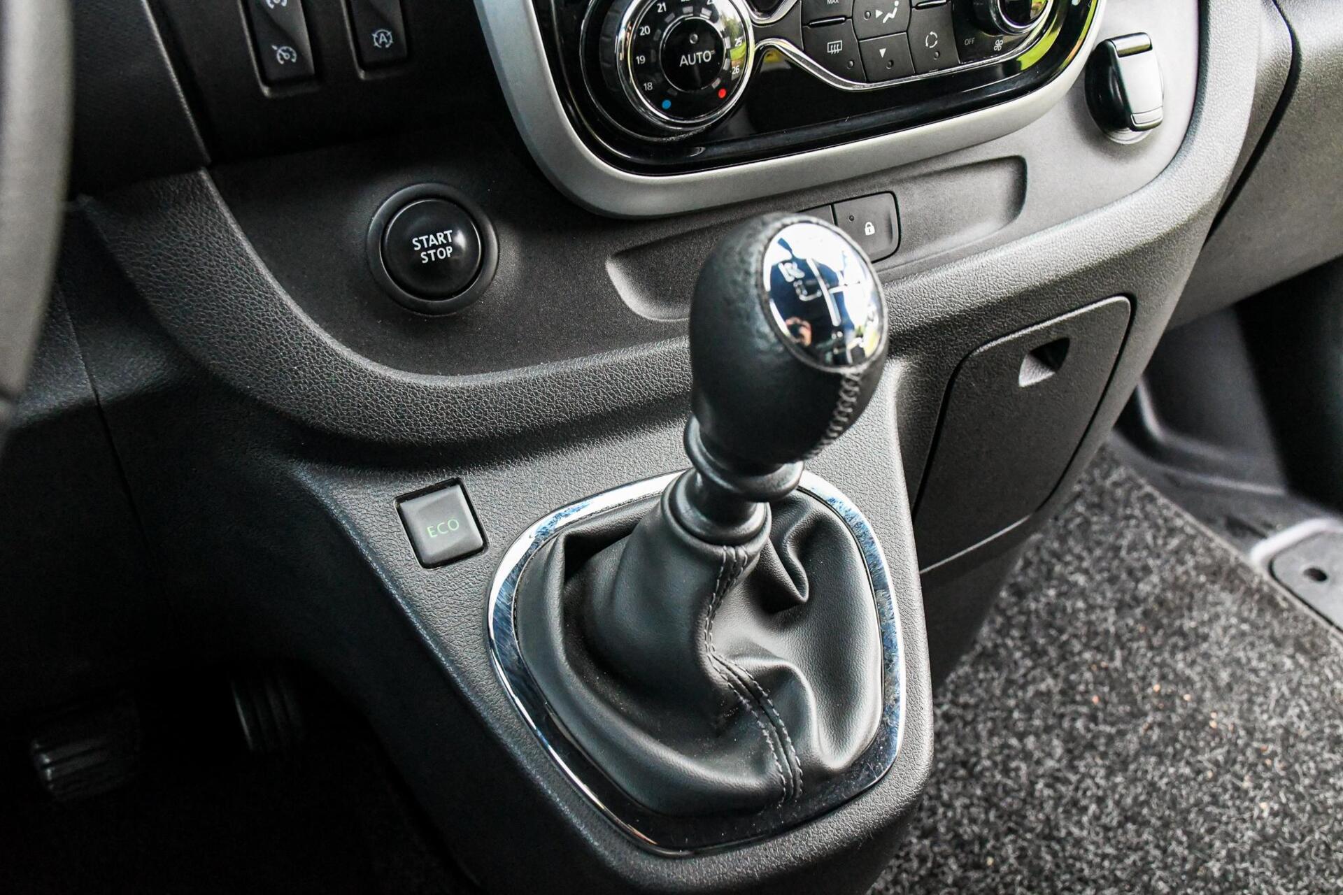 Foto van Opel Vivaro-b