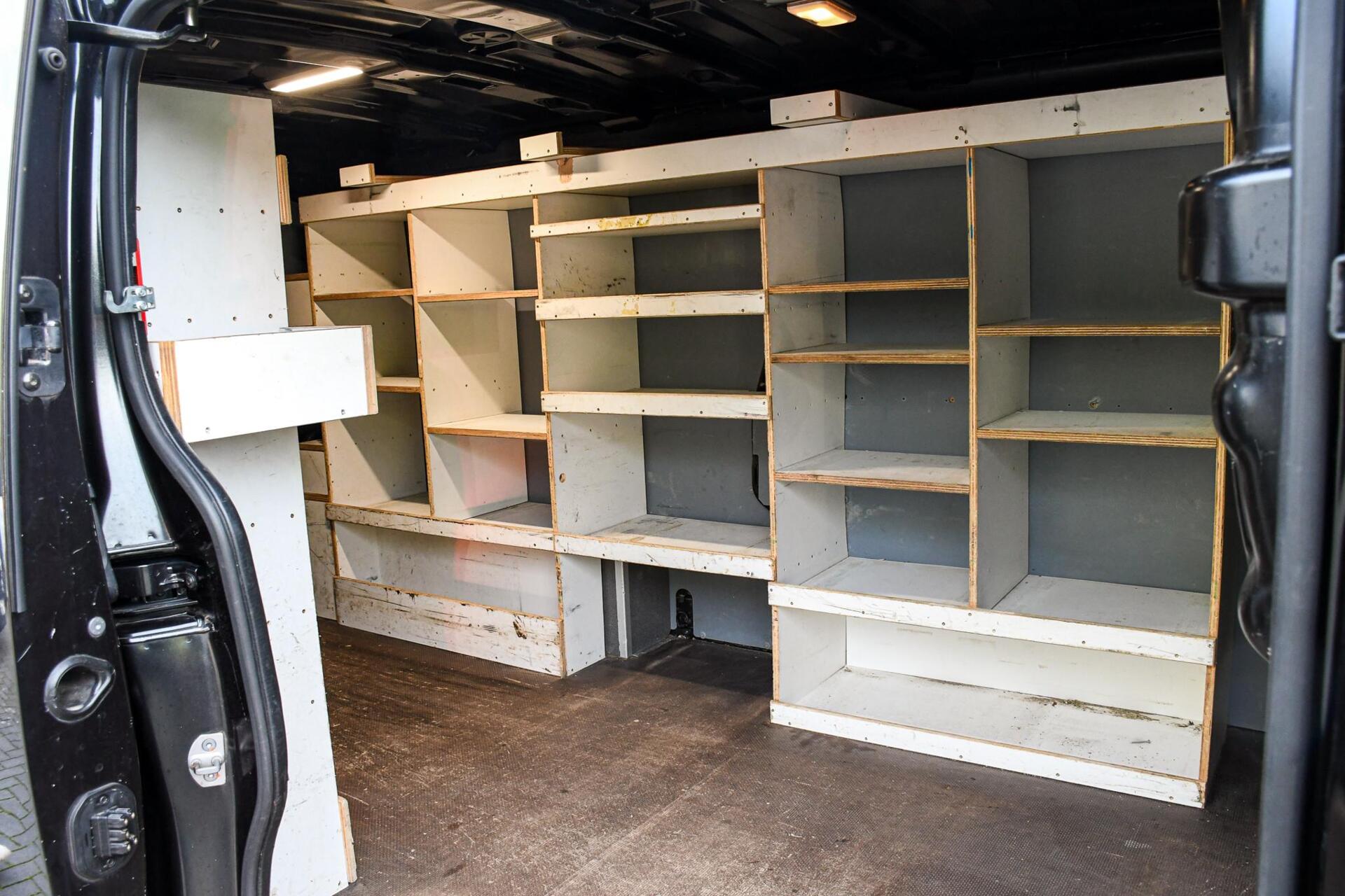 Foto van Opel Vivaro-b