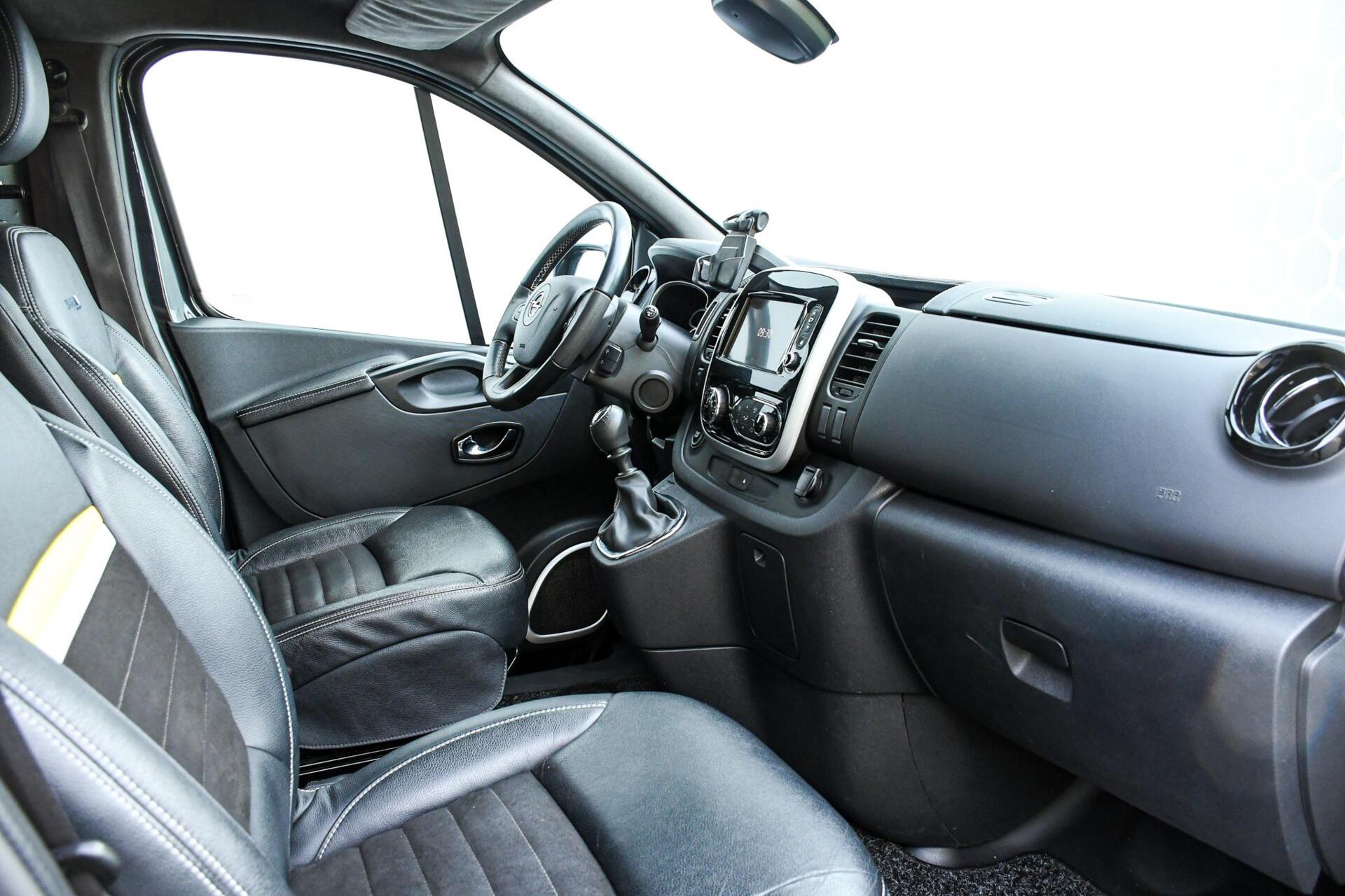 Foto van Opel Vivaro-b