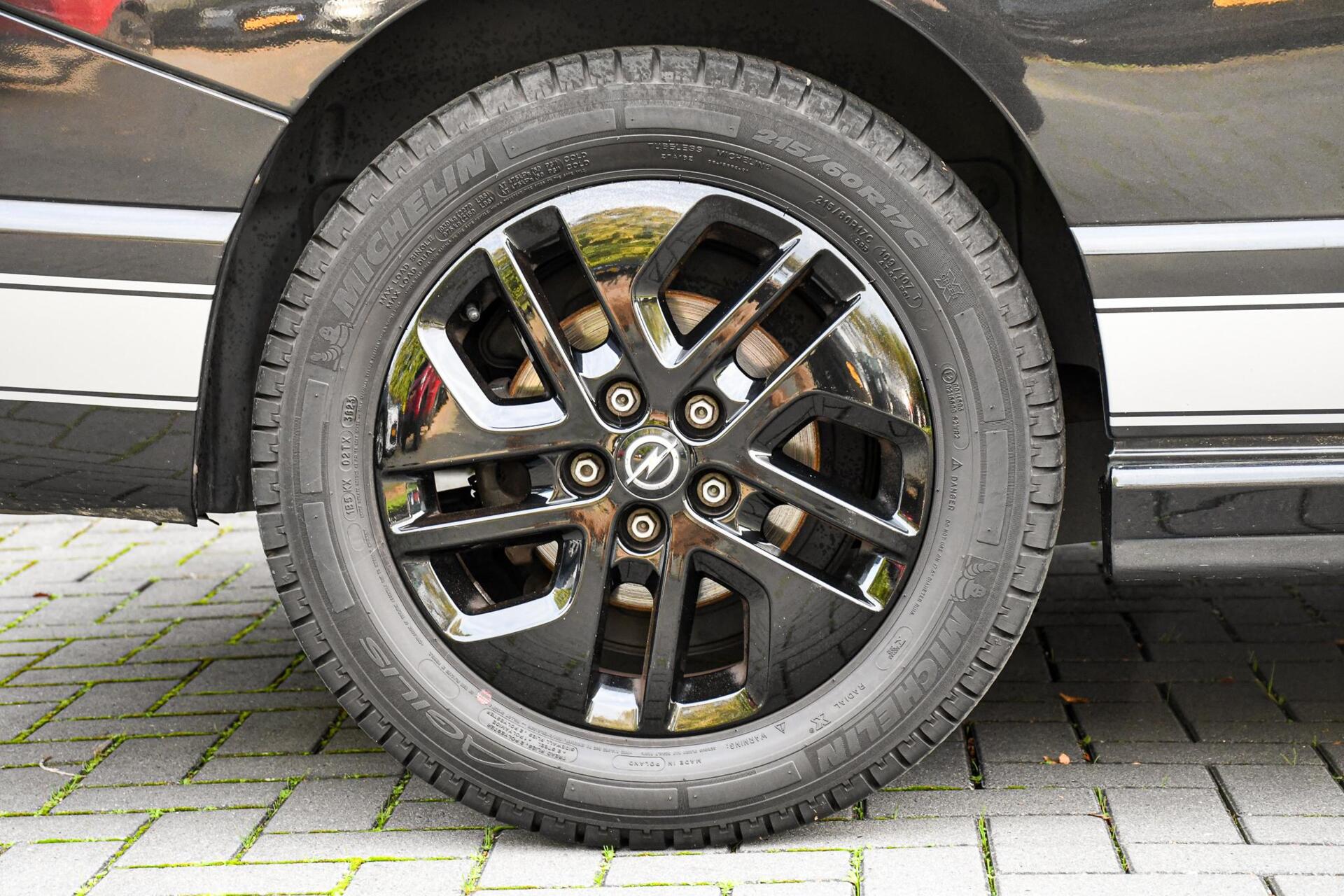 Foto van Opel Vivaro-b