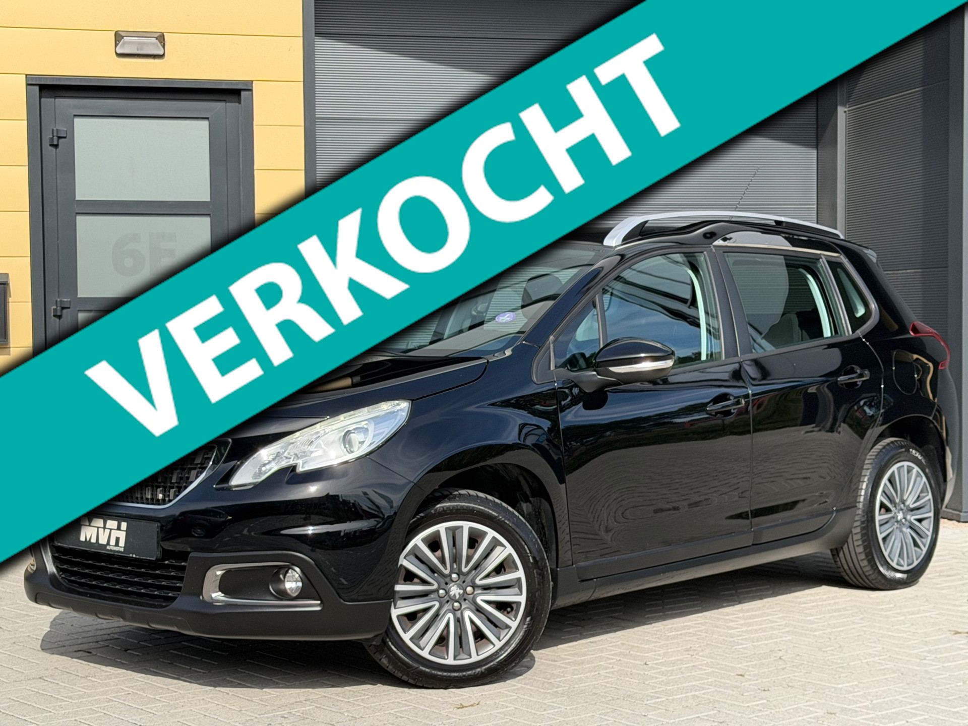 Peugeot 2008 1.2 PureTech Blue Lion - Automaat - Panorama - Navi - MF stuur - OrigNL - NAP 2016 - voorkant