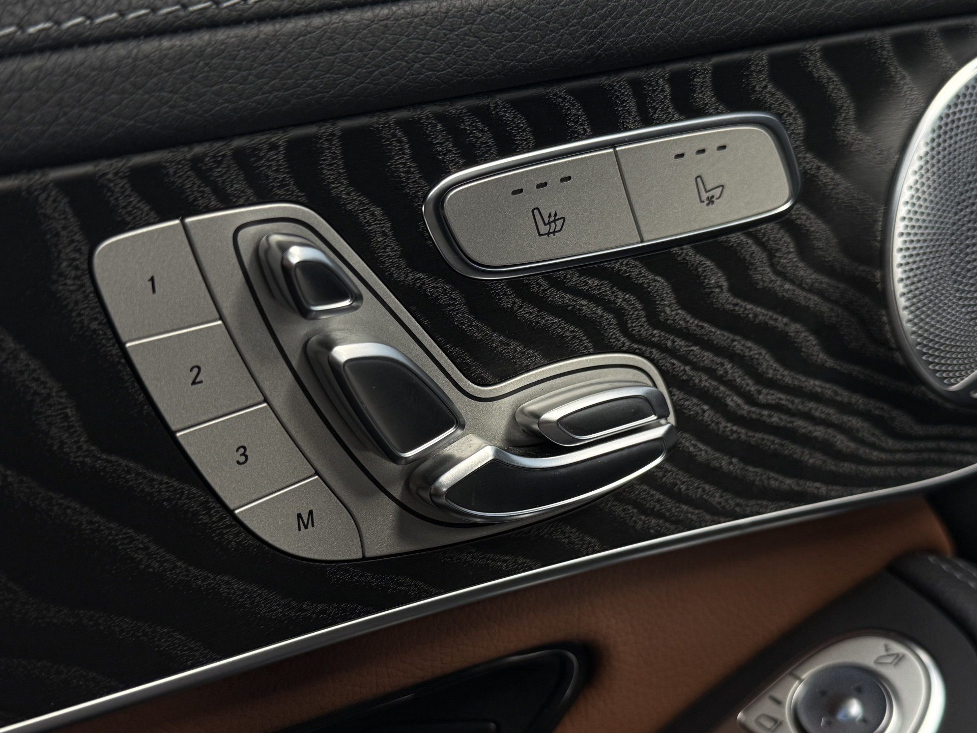 Foto van Mercedes-Benz GLC 300 E 4Matic
