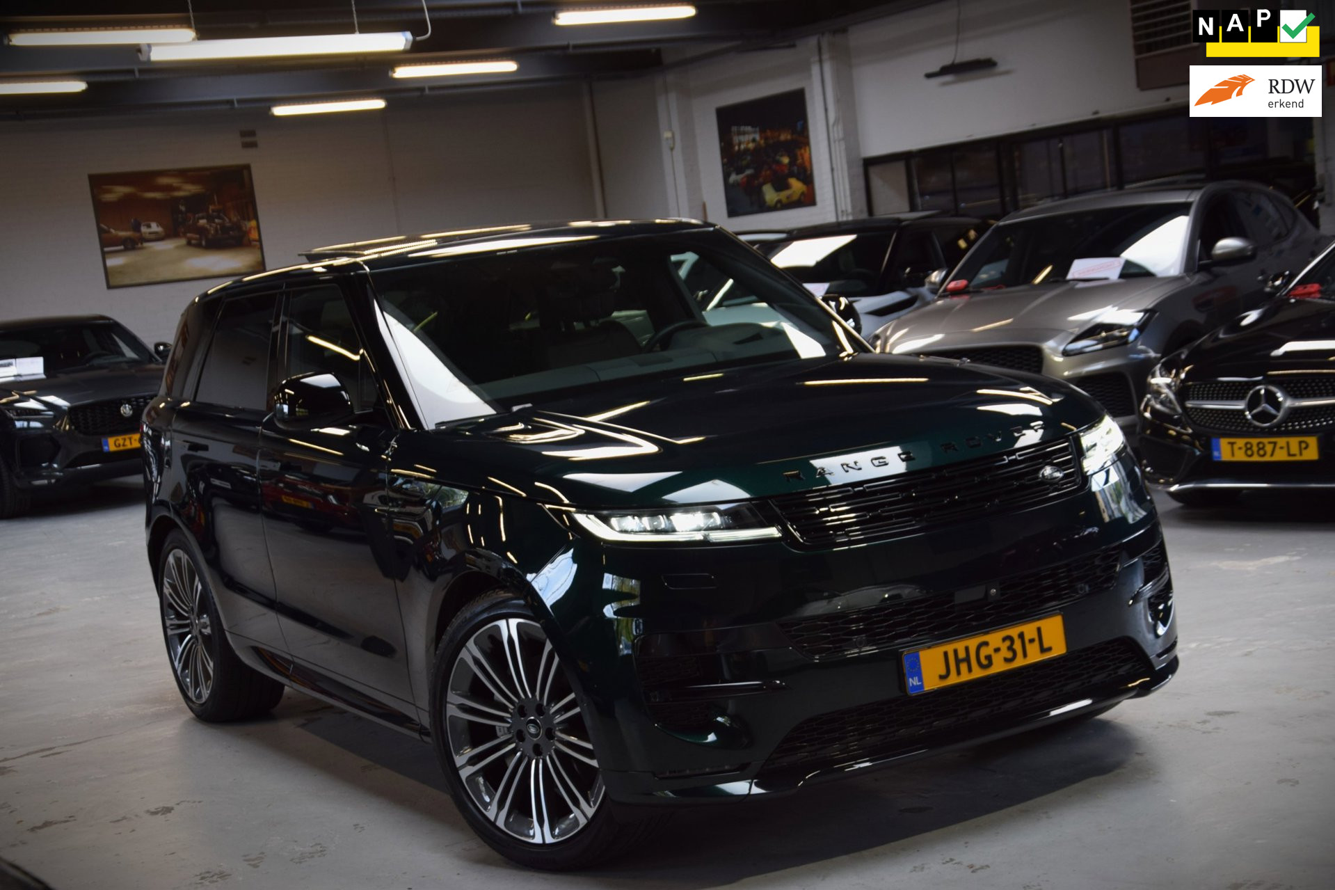 Land Rover Range Rover Sport 3.0 P460e Dynamic HSE PHEV 1e Eig.|Org.NL|Massage|Britisch Racing Green|NP.152.000 2025 - voorkant