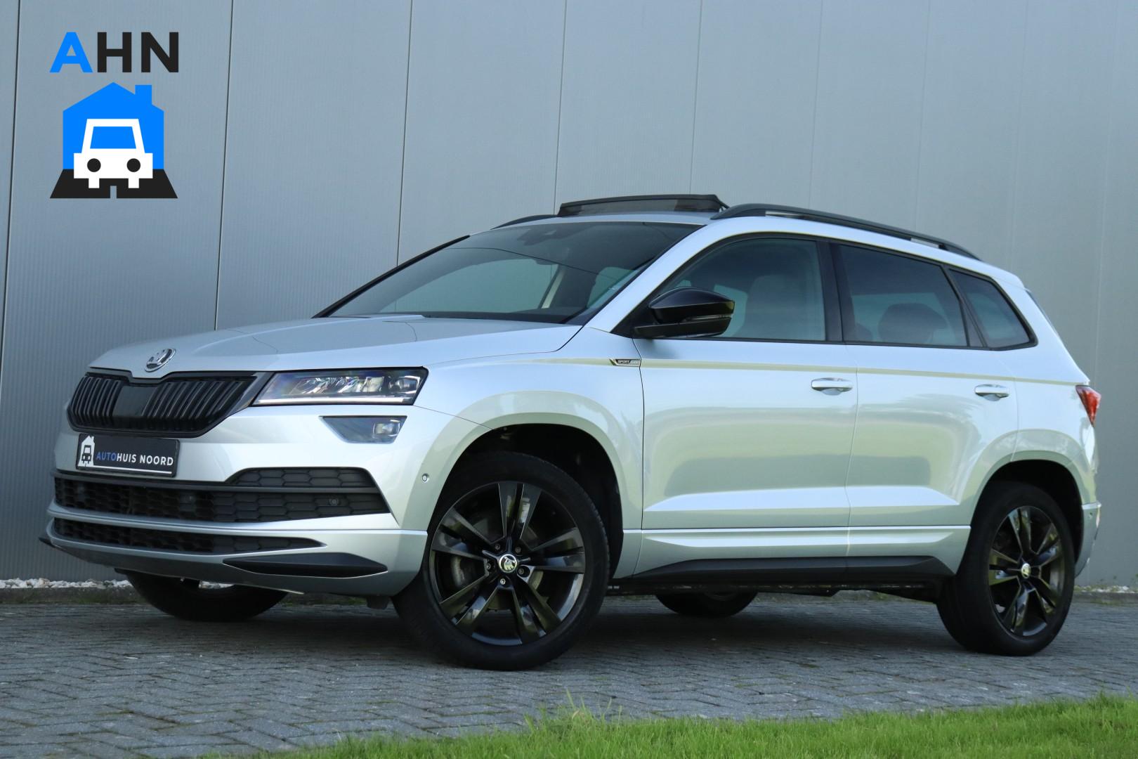 Skoda Karoq 1.5 TSI / 150 PK / DSG / Sportline / Panorama / Virtual Cockpit / Camera / Cruise Control / 18"! 2019 - voorkant