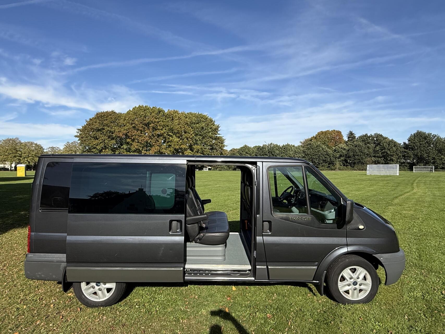 Foto van Ford Transit 280m DC LR 140dpf 4.36