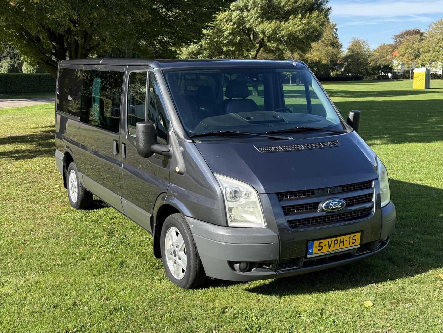 Foto van Ford Transit 280m DC LR 140dpf 4.36