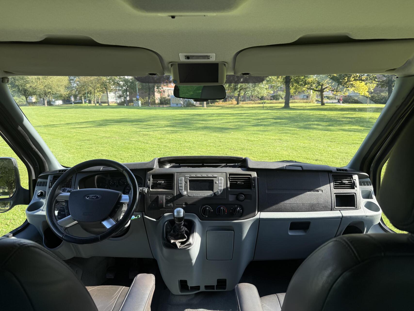 Foto van Ford Transit 280m DC LR 140dpf 4.36