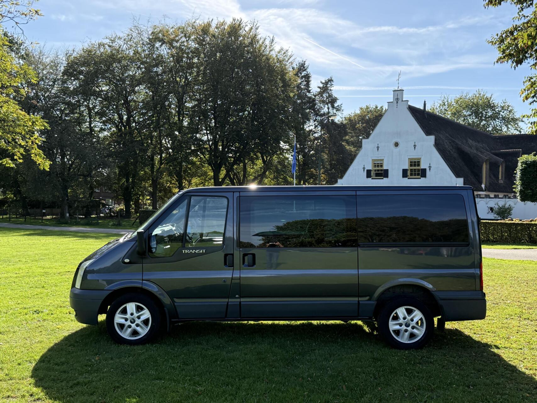 Foto van Ford Transit 280m DC LR 140dpf 4.36