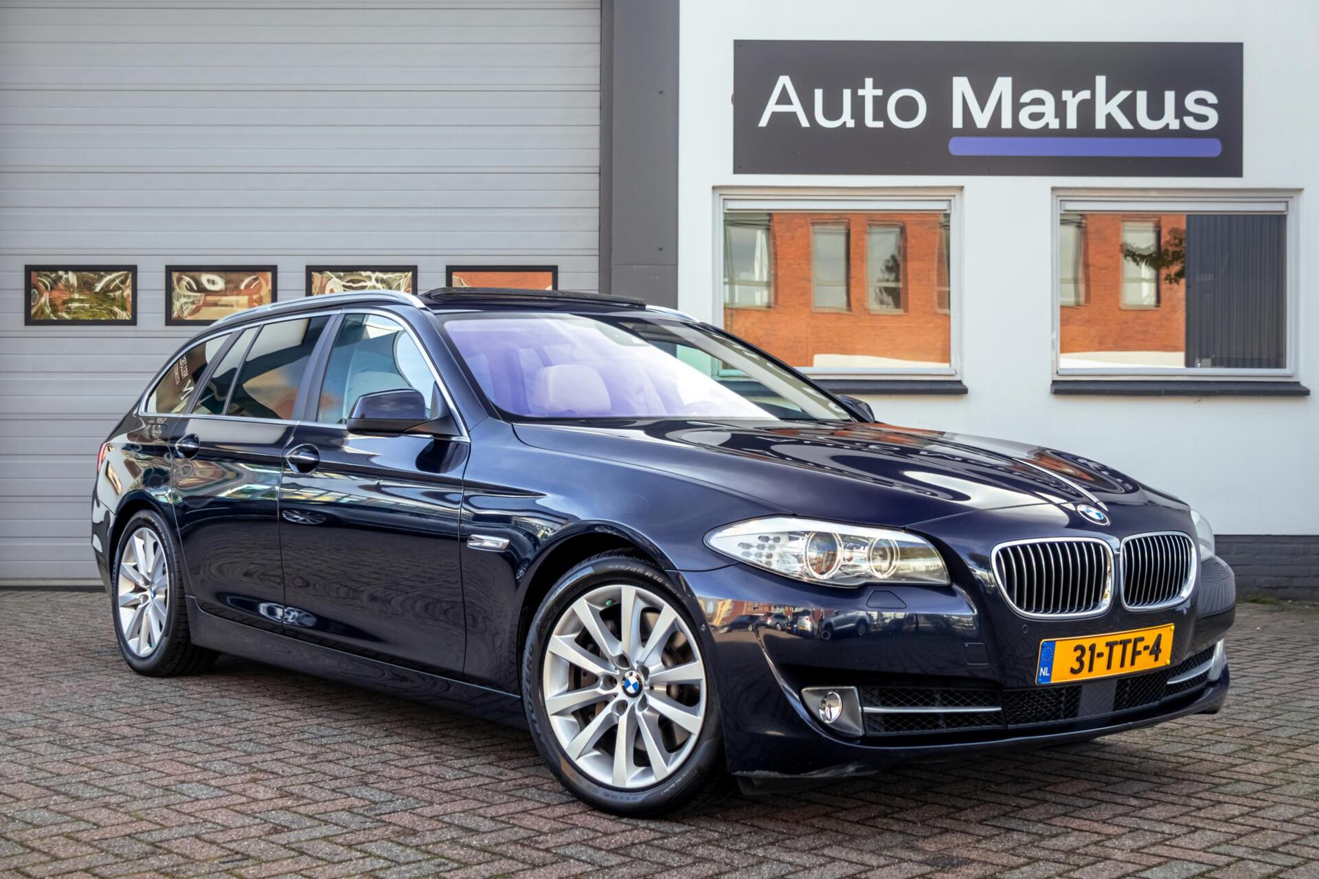 BMW 5er Reihe 528xi High Executive|ACC|HUD|360|Softclose|Keyless|Massage|Trekhaak 2012 - voorkant