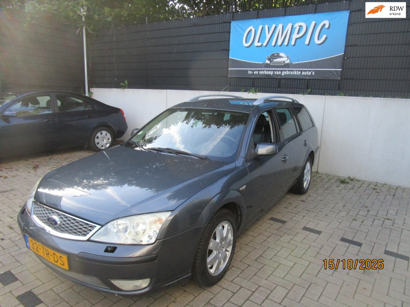 Ford Mondeo 1.8-16V Platinum +Airco +Nieuwe Apk 2006 - voorkant