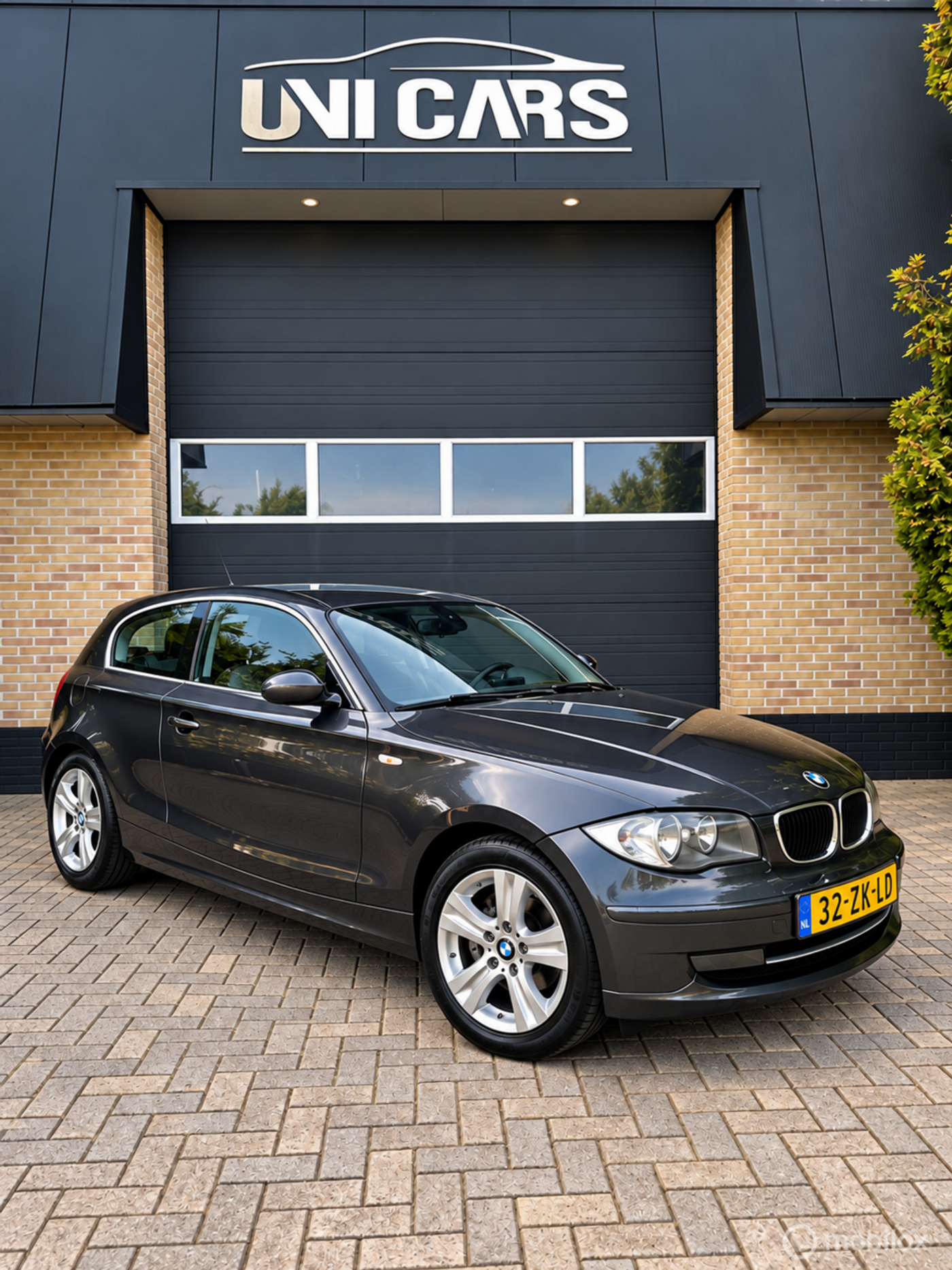 BMW 1er Reihe 120i High Executive|Automaat|Navi|Cruis|LM|170PK 2008 - voorkant