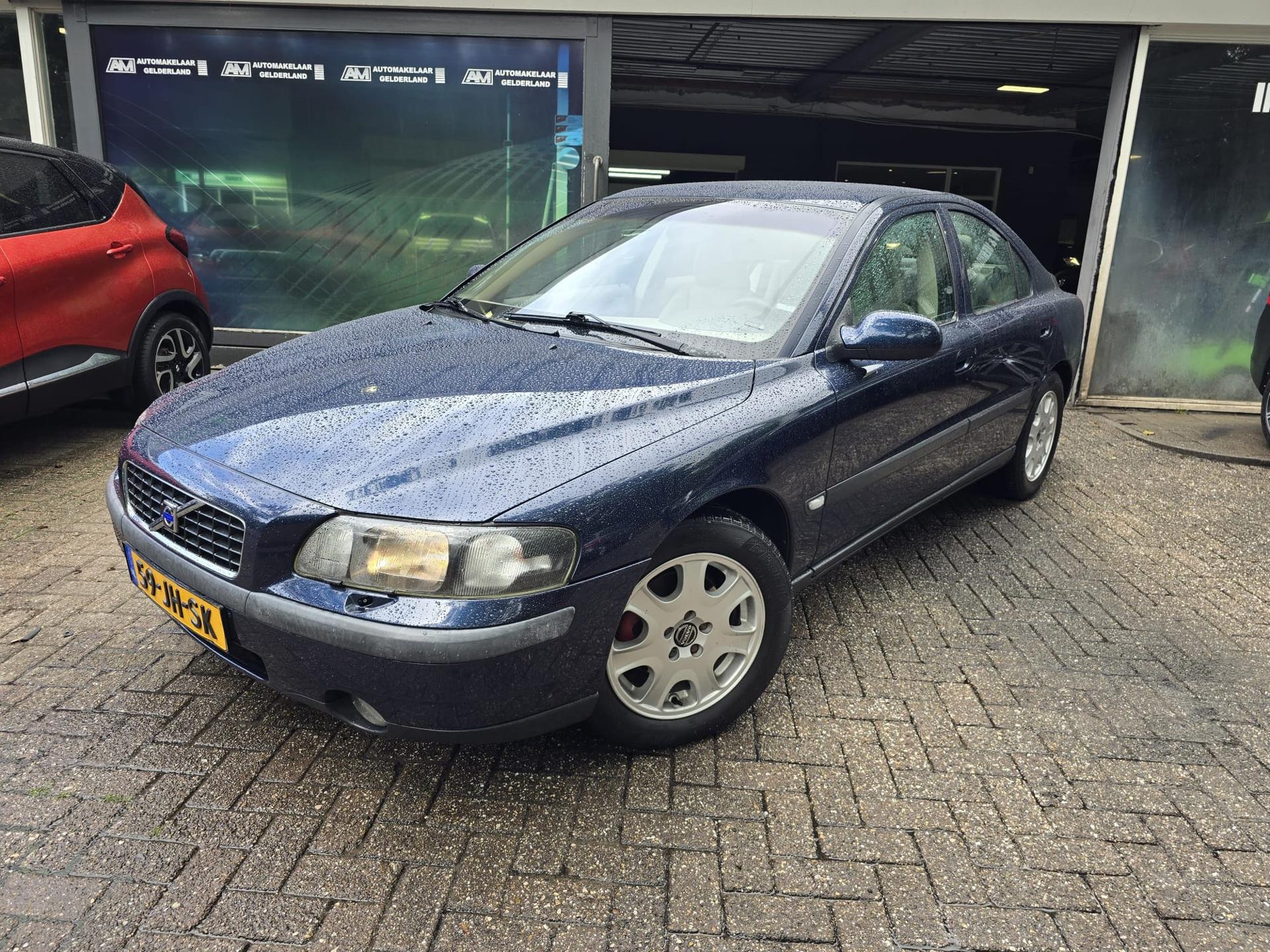 Volvo S60 2.4 Edition | NIEUWE APK | AIRCO | LEDER | LMV | 2002 - voorkant