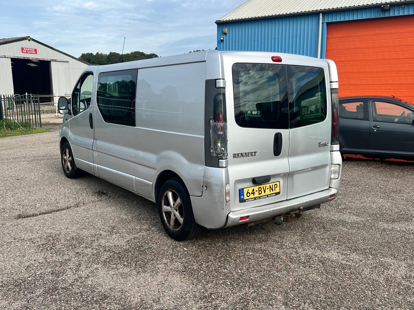 Foto van Renault Trafic 1200 L2 H1 1.9dci 82 Dubbele Cabine