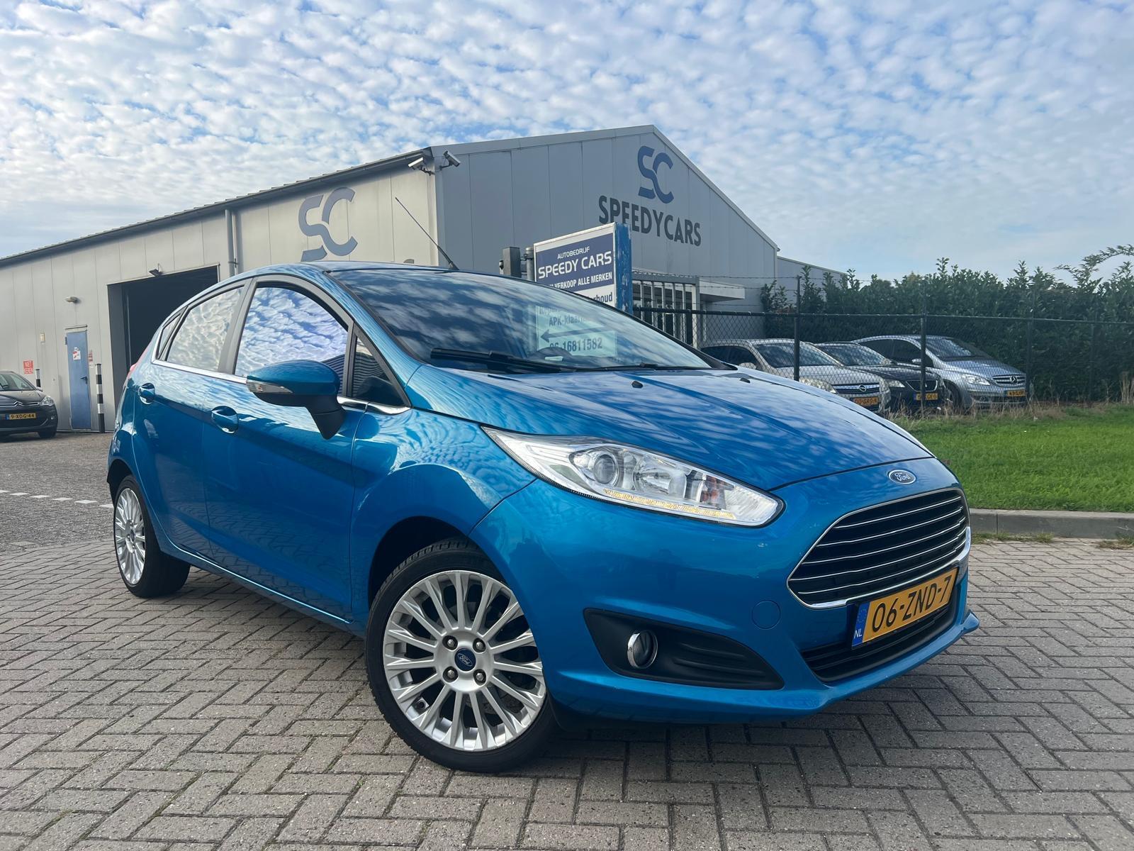 Ford Fiesta 1.0 EcoBoost Titanium Cruise Clima Navi PDC 2012 - voorkant