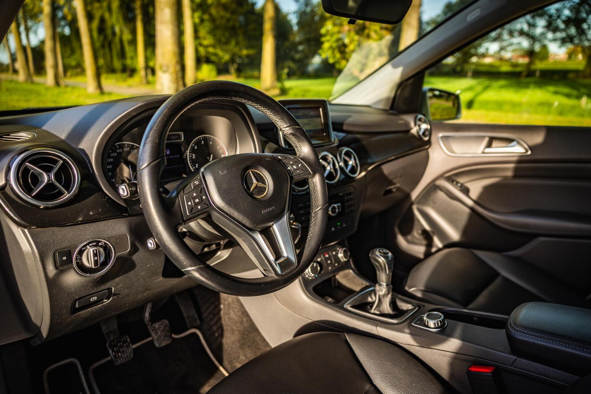 Foto van Mercedes-Benz B 180