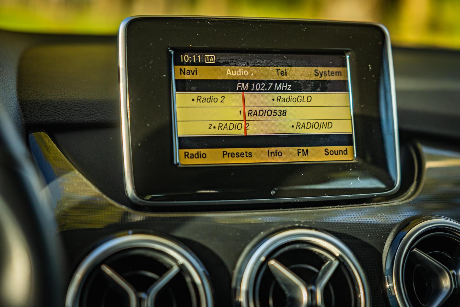 Foto van Mercedes-Benz B 180