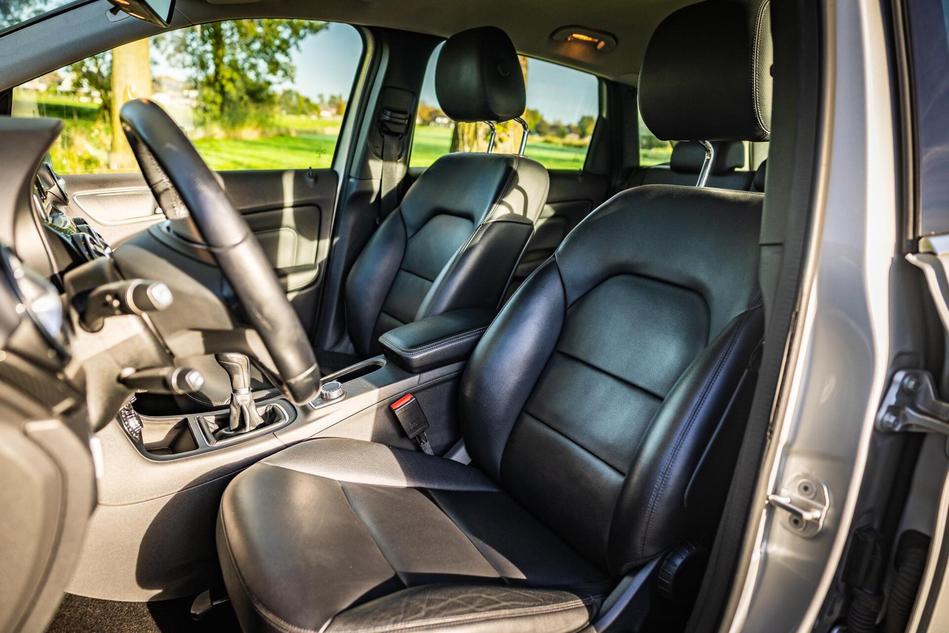 Foto van Mercedes-Benz B 180